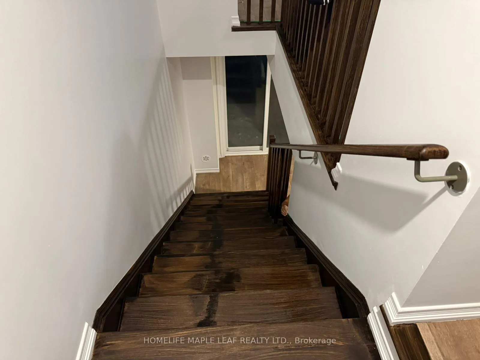 Photo 5 of Unit 18, 261 Danzatore Path, Oshawa, Windfields — HOMEH