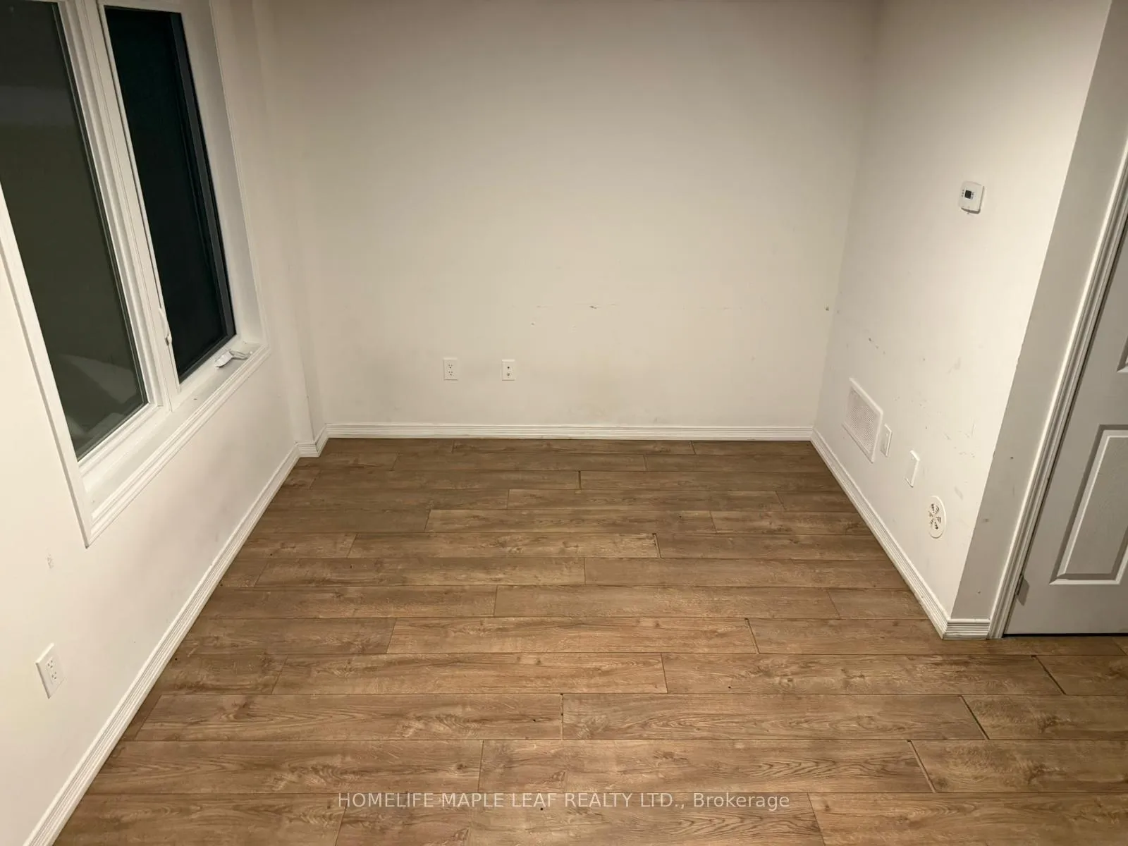 Photo 6 of Unit 18, 261 Danzatore Path, Oshawa, Windfields — HOMEH