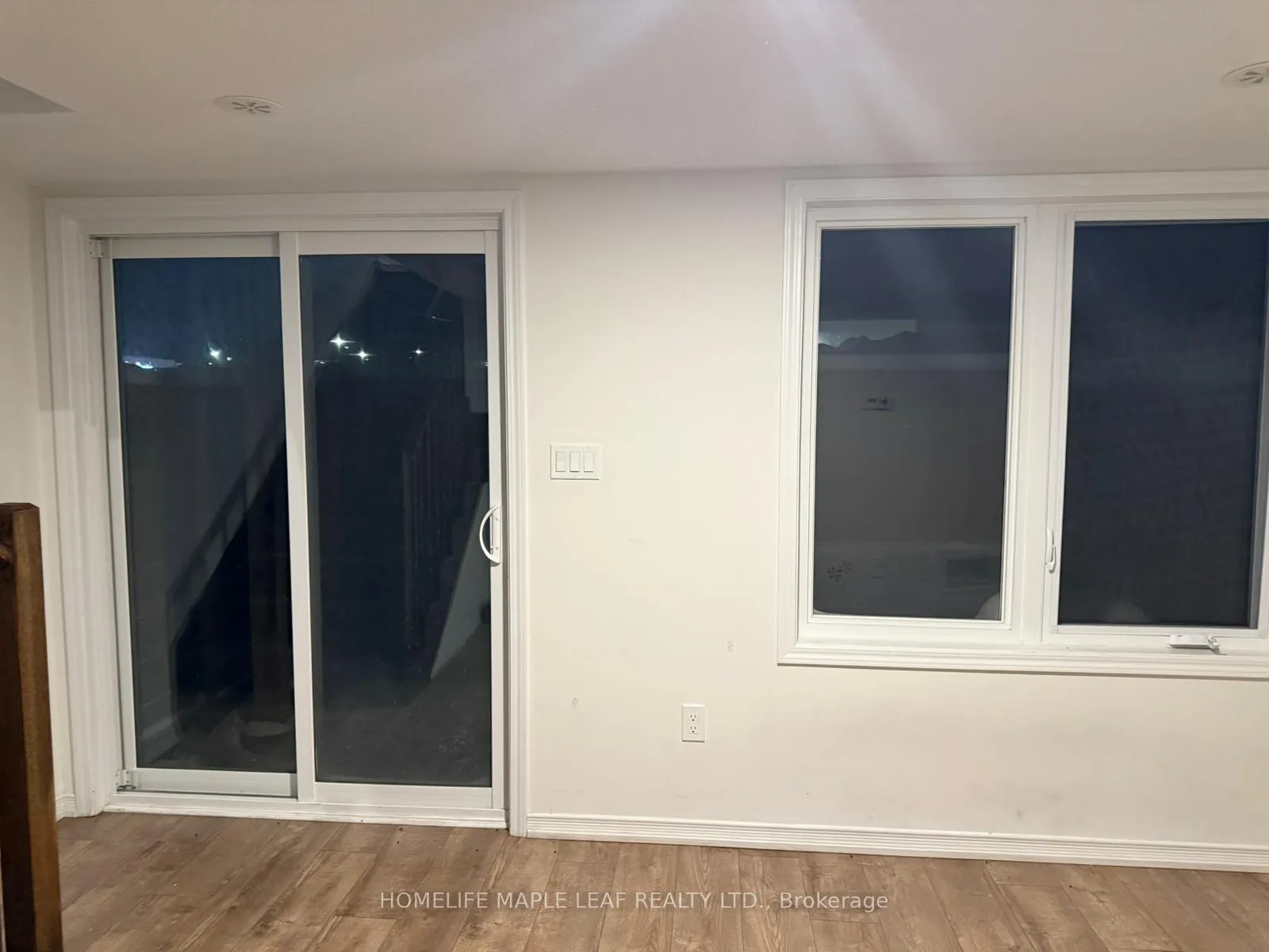 Photo 7 of Unit 18, 261 Danzatore Path, Oshawa, Windfields — HOMEH