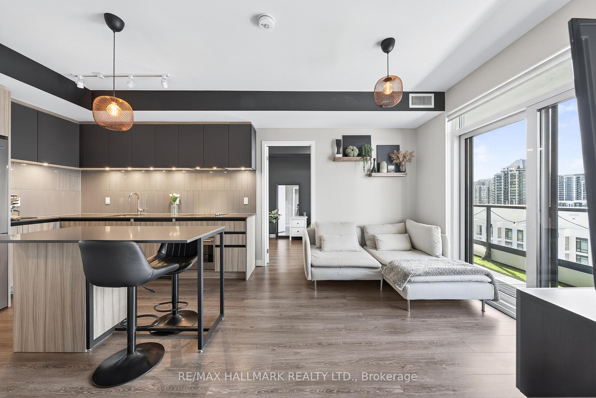 Photo 3 of Unit 901, 7950 Bathurst Street, Vaughan, Beverley Glen — HOMEH