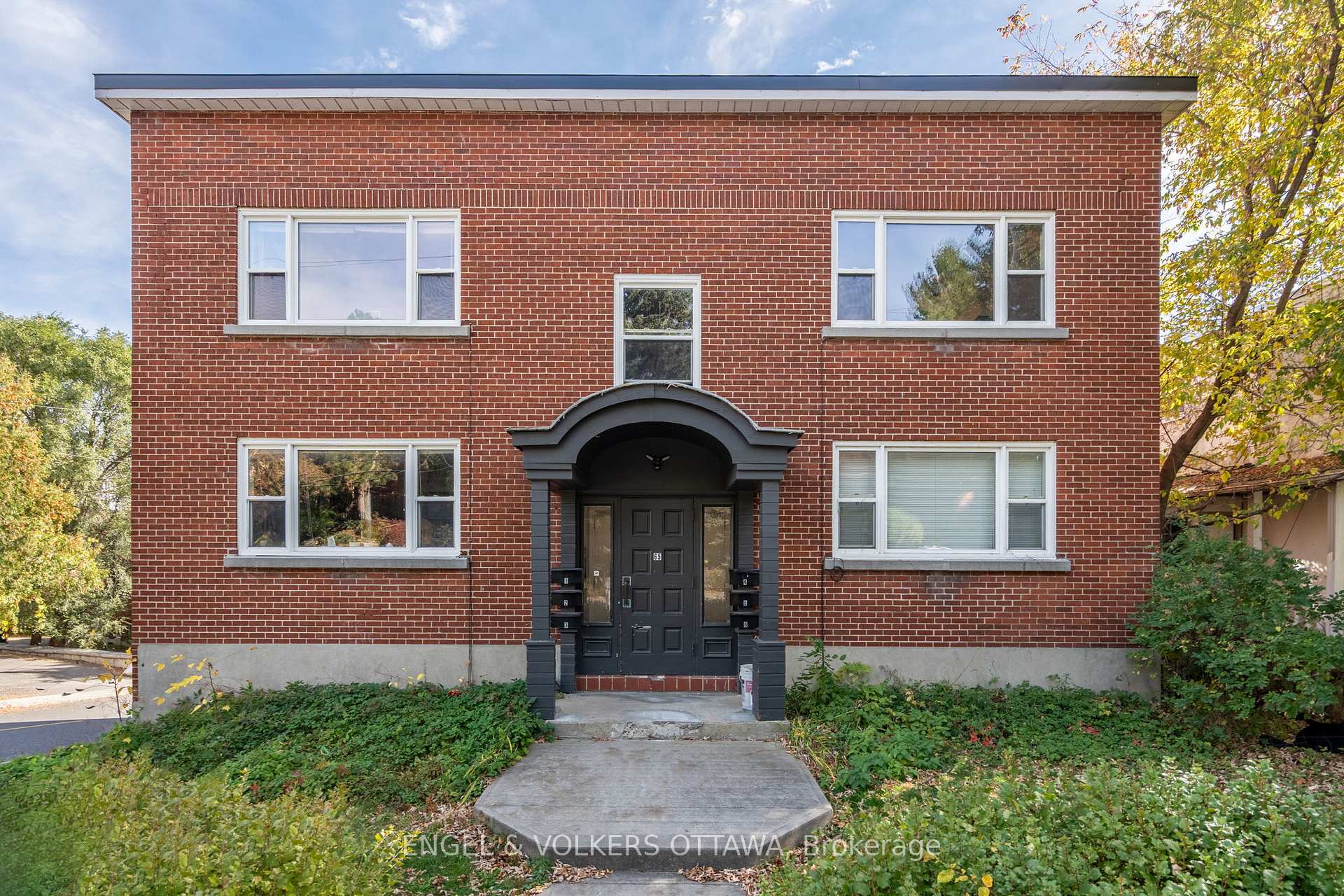 Front of Unit 1, 65 Riverdale Avenue