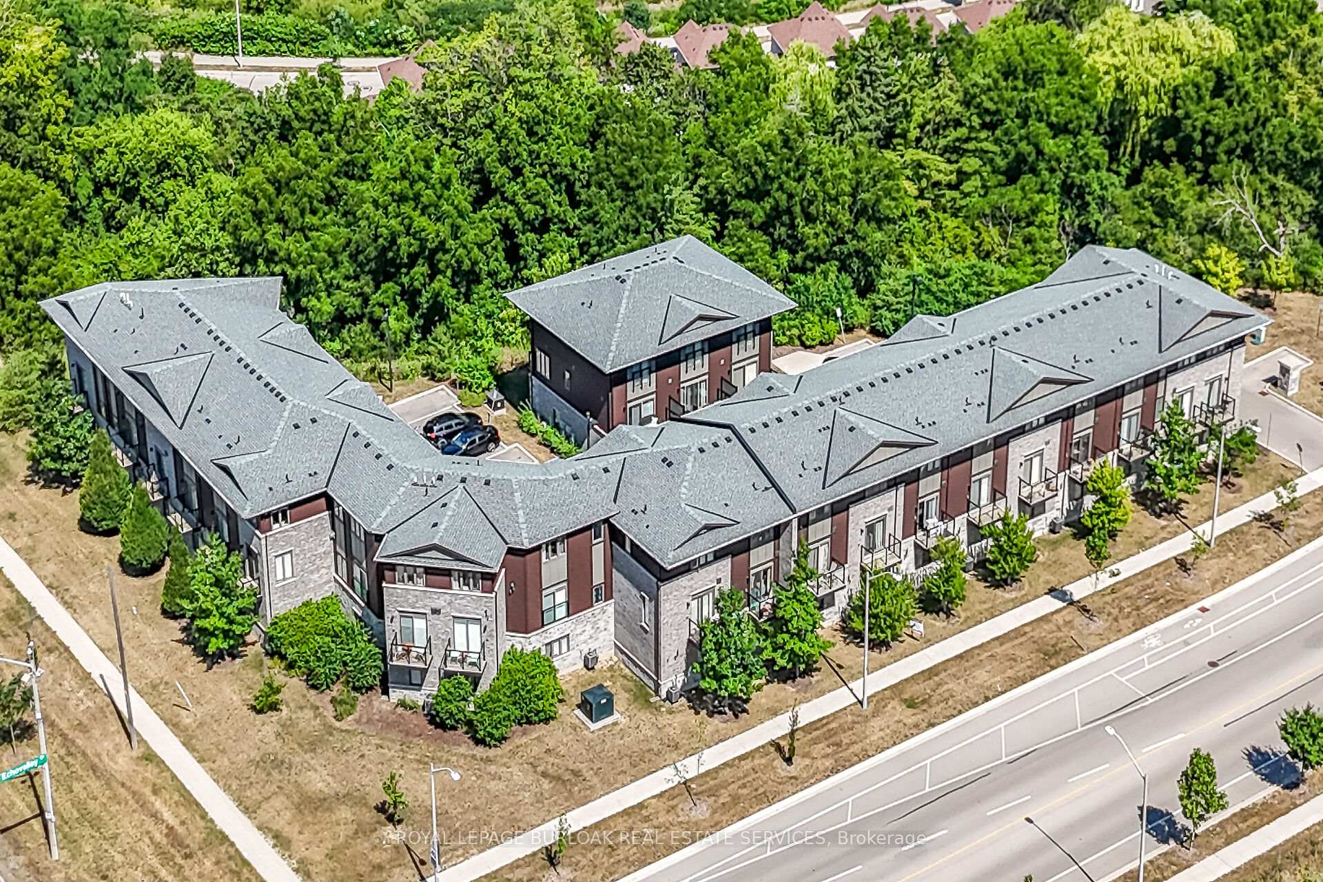 Photo 1 of Unit 12, 23 Echovalley Drive, Hamilton, Stoney Creek Mountain — HOMEH