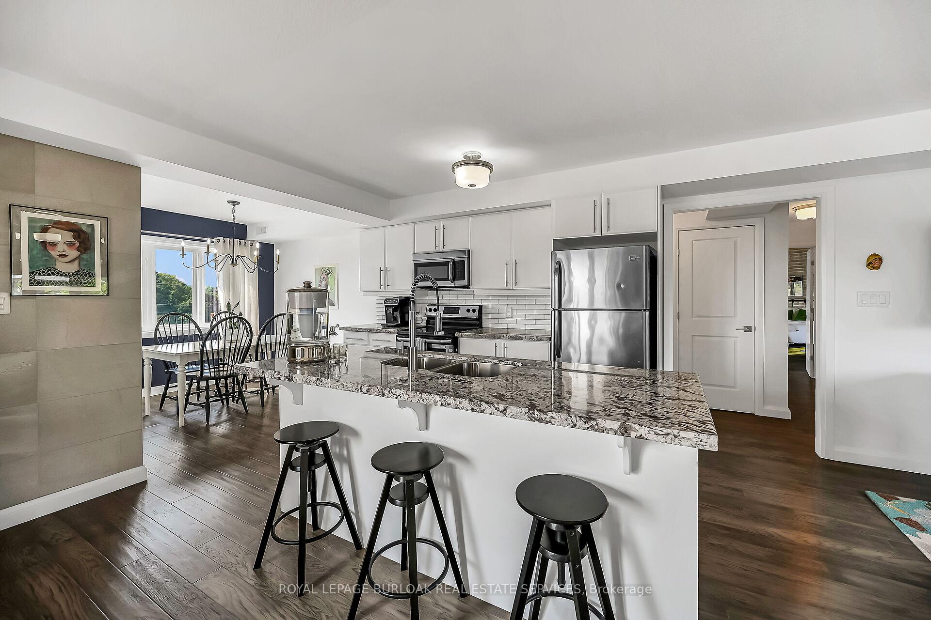 Photo 11 of Unit 12, 23 Echovalley Drive, Hamilton, Stoney Creek Mountain — HOMEH