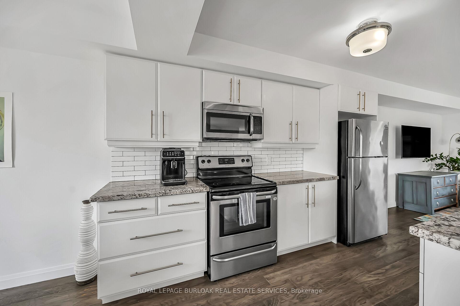 Photo 12 of Unit 12, 23 Echovalley Drive, Hamilton, Stoney Creek Mountain — HOMEH