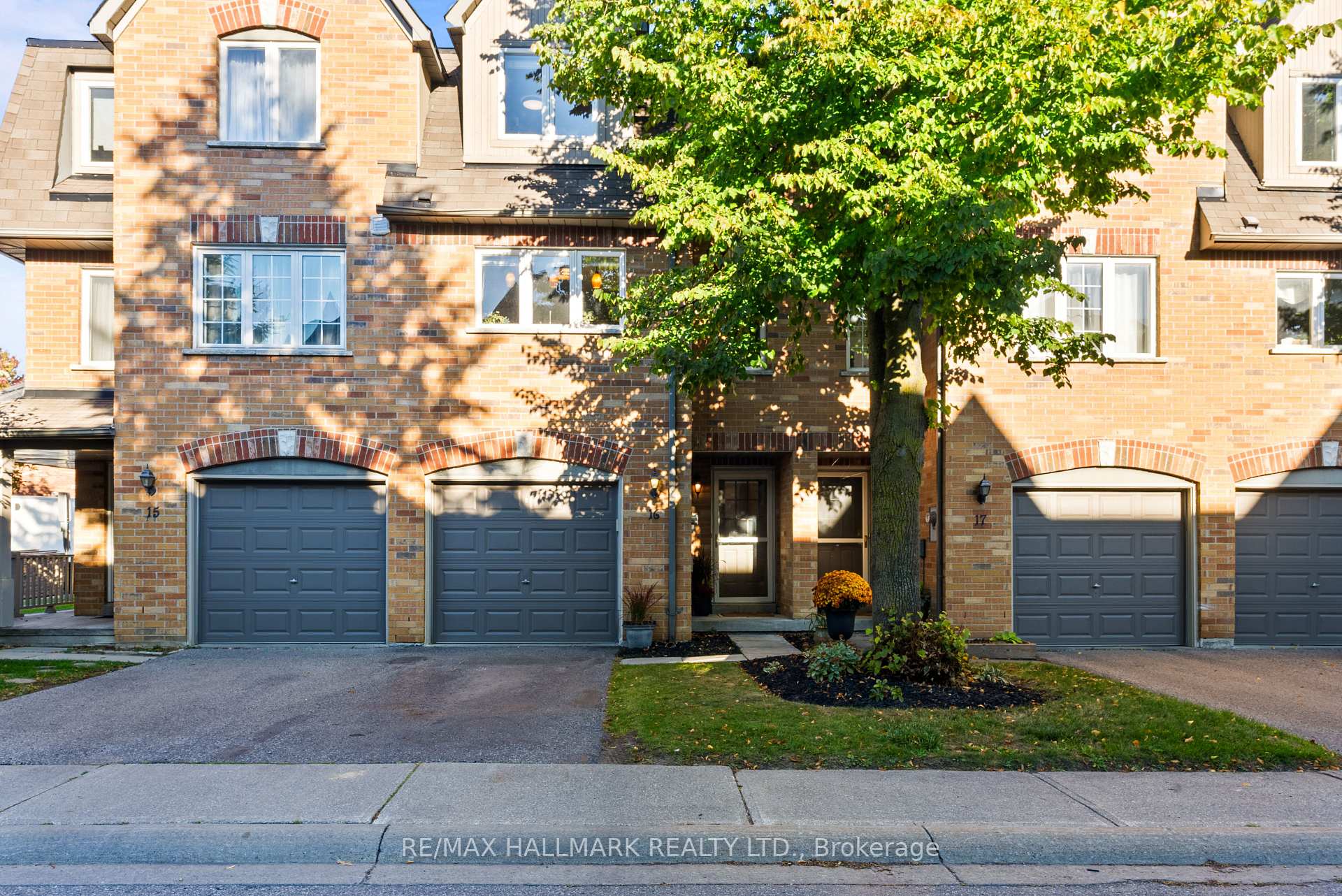 Photo 1 of Unit 16, 6400 Lawrence Avenue E, Scarborough, Rouge — HOMEH