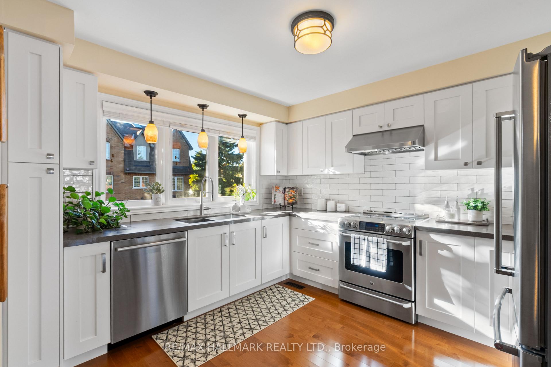 Photo 4 of Unit 16, 6400 Lawrence Avenue E, Scarborough, Rouge — HOMEH