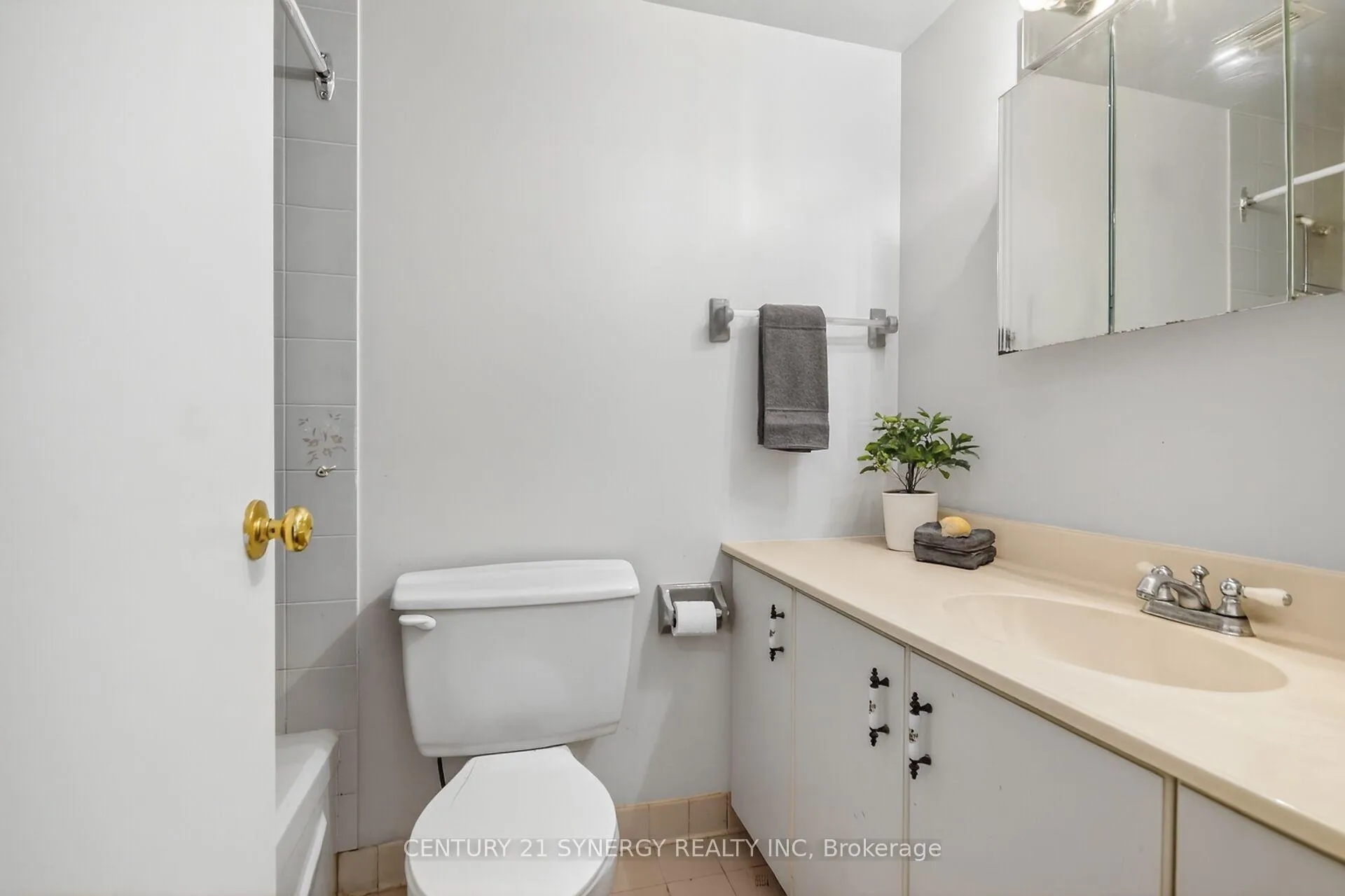 Photo 7 of Unit 1704, 1285 Cahill Drive, Ottawa, South Keys — HOMEH