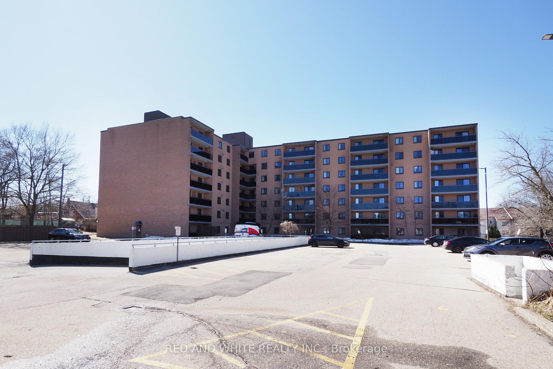 Front of Unit 403, 29 West Avenue W