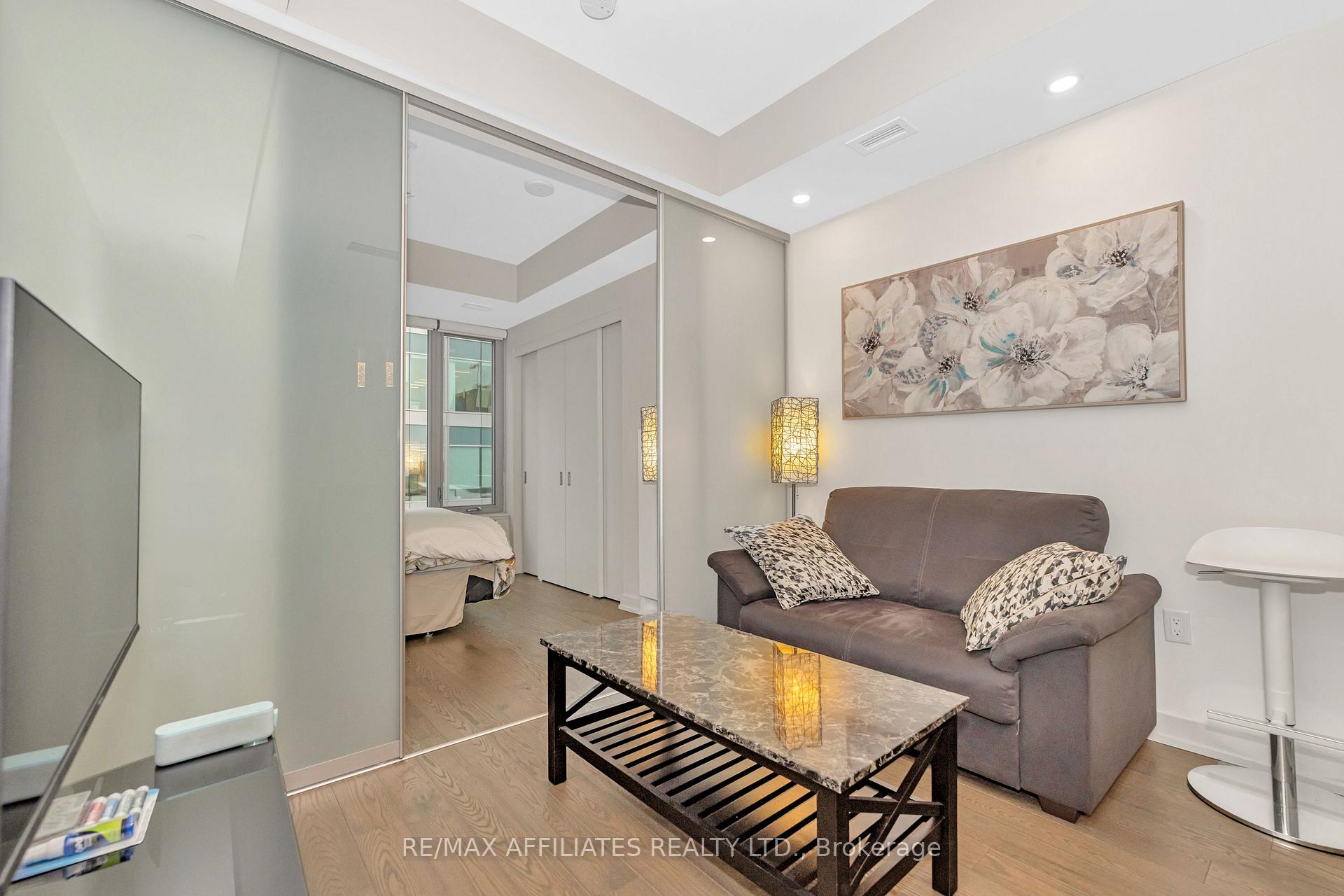 Photo 4 of Unit 902, 101 Queen Street, Ottawa, Ottawa Centre — HOMEH