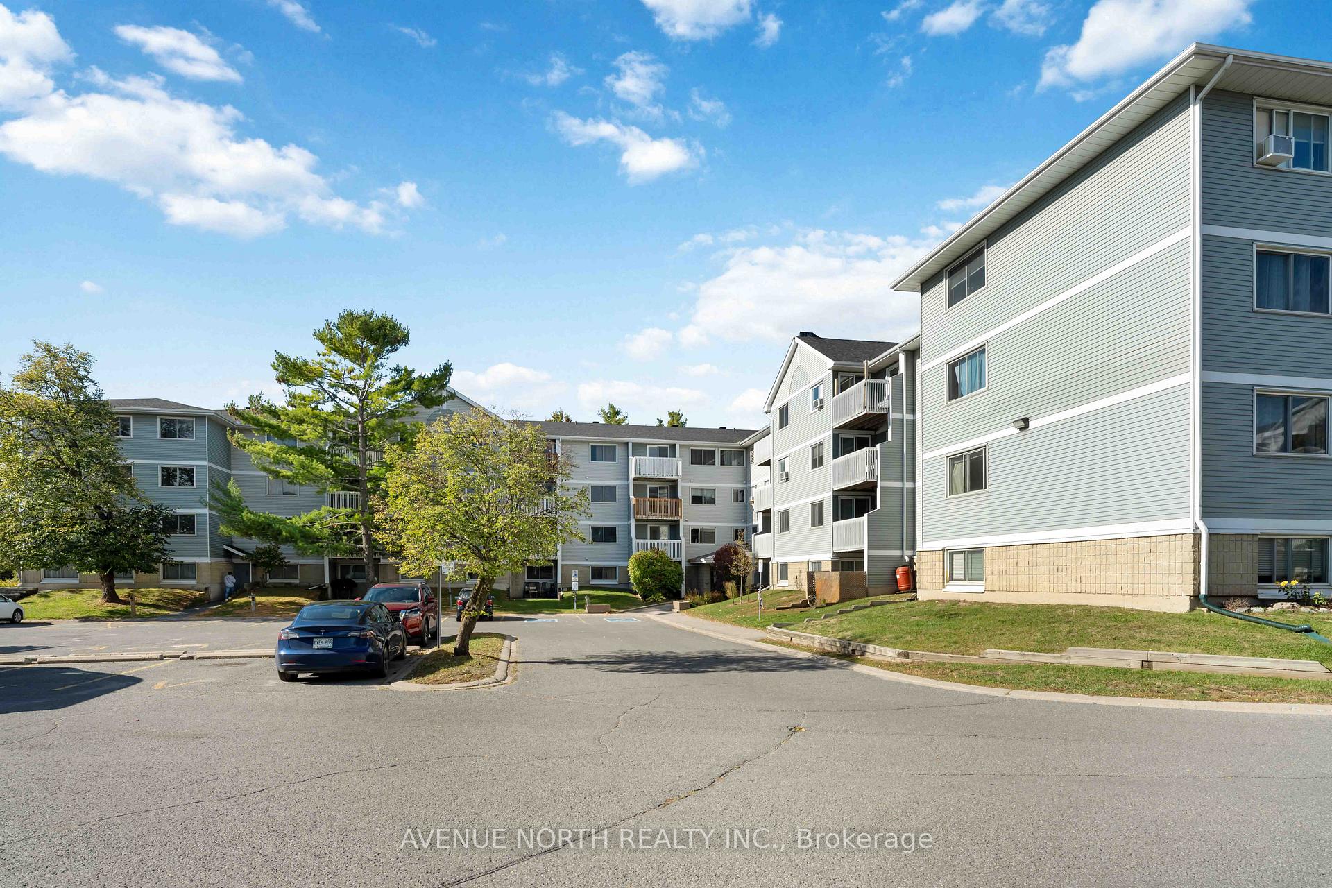 Photo 2 of Unit 200, 214 Viewmount Drive, Ottawa, Borden Farm/Stewart Farm/Carleton Heights/Parkwood Hills — HOMEH