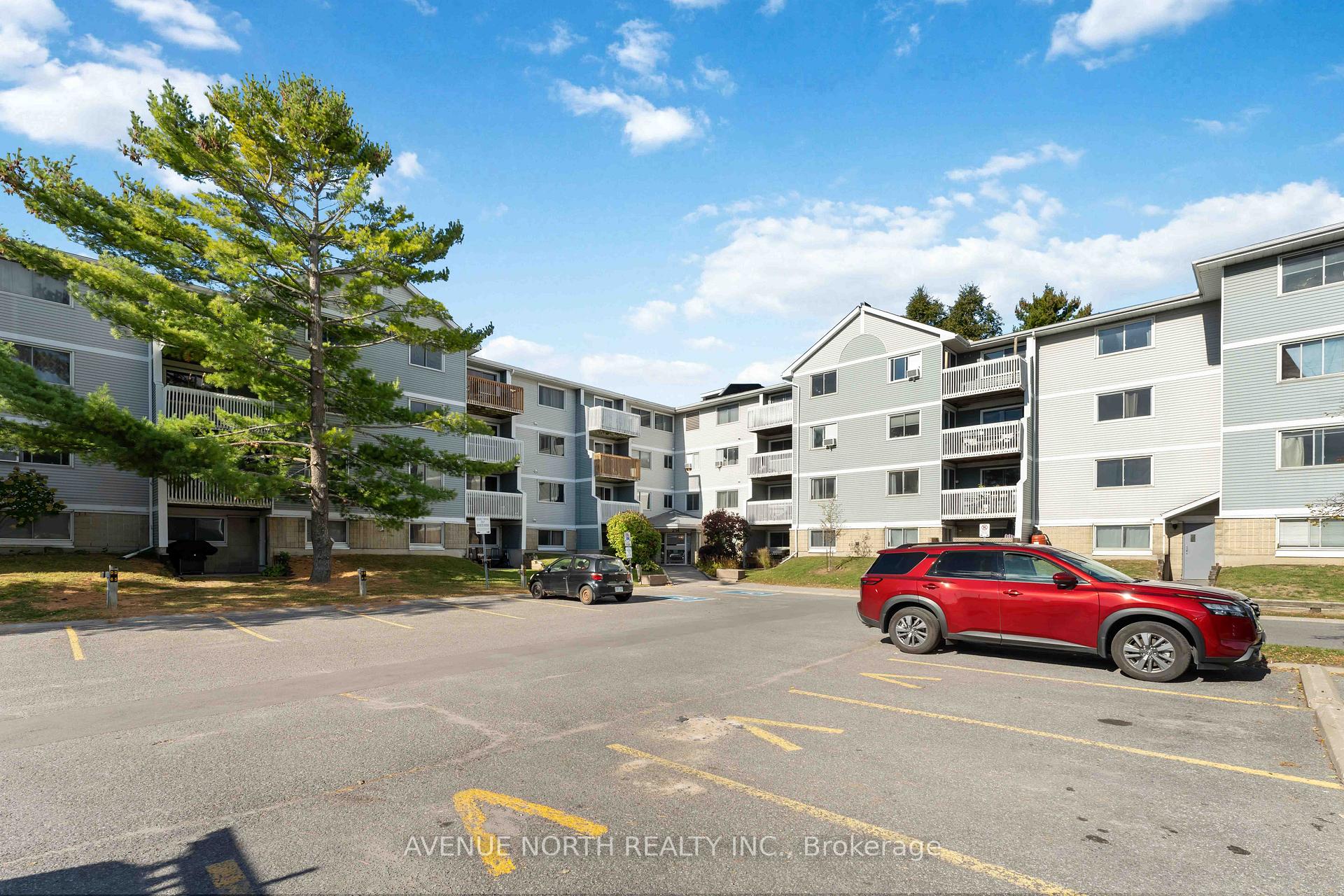 Photo 3 of Unit 200, 214 Viewmount Drive, Ottawa, Borden Farm/Stewart Farm/Carleton Heights/Parkwood Hills — HOMEH