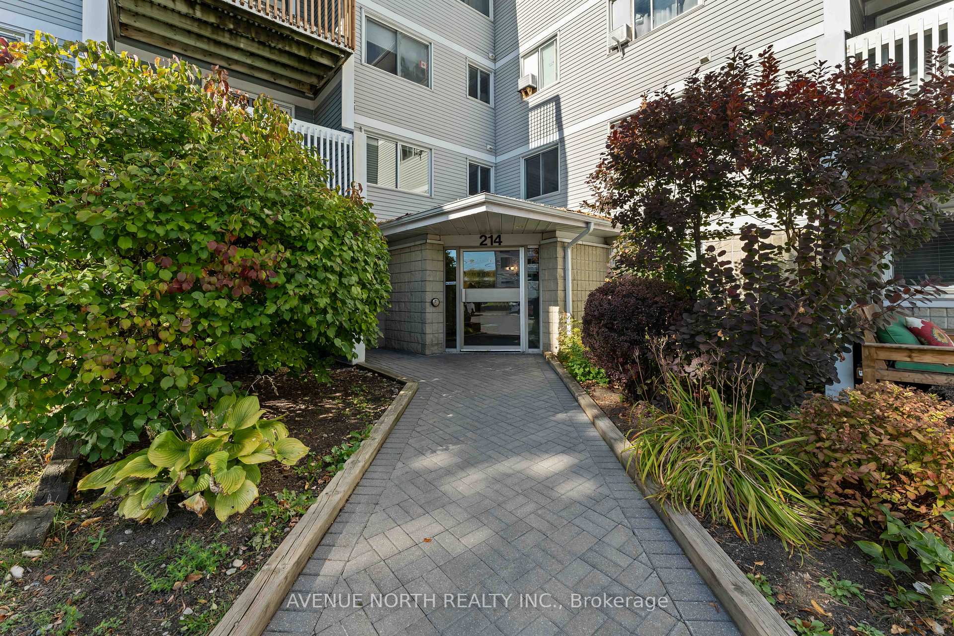 Photo 4 of Unit 200, 214 Viewmount Drive, Ottawa, Borden Farm/Stewart Farm/Carleton Heights/Parkwood Hills — HOMEH