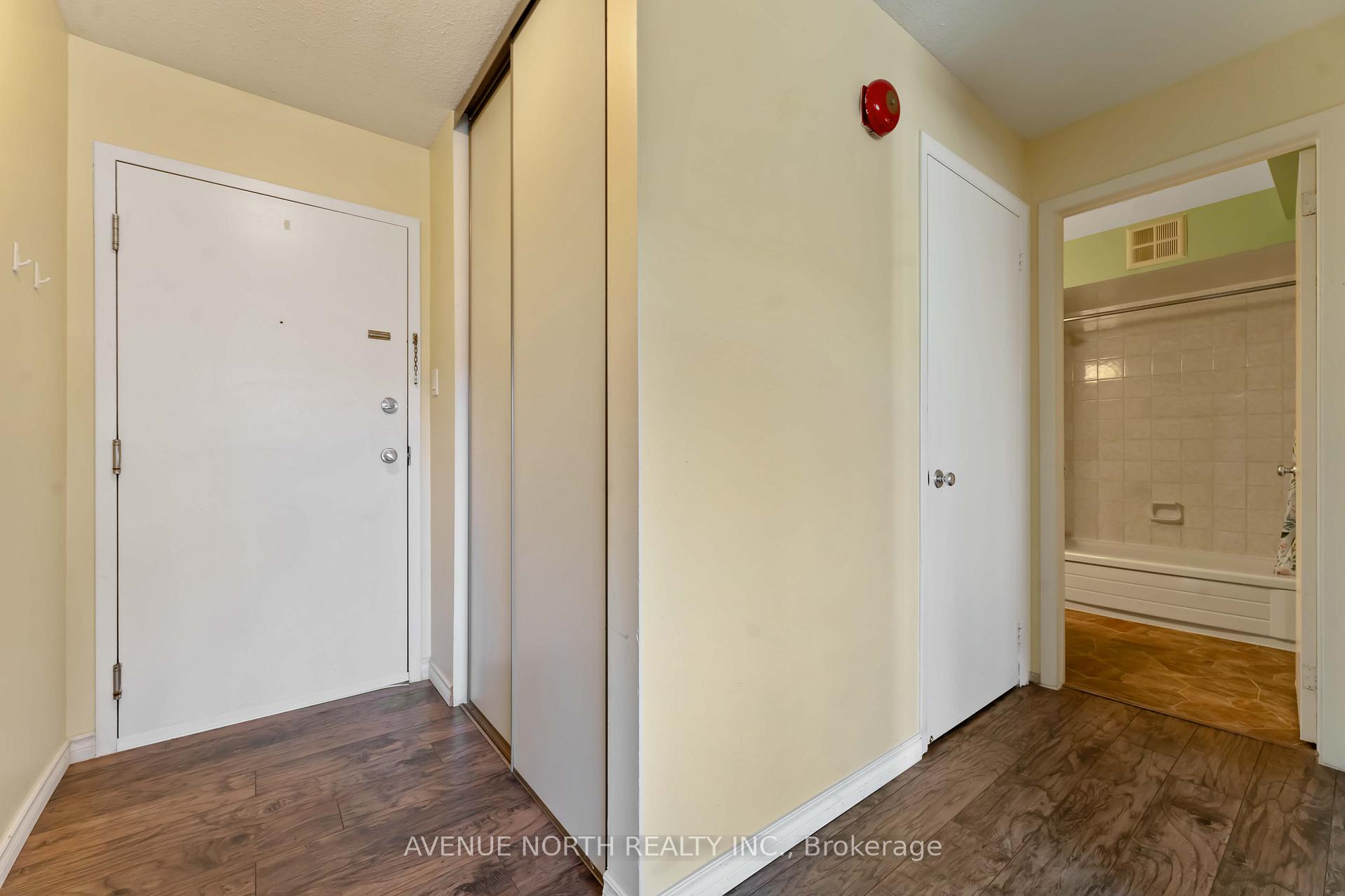 Photo 10 of Unit 200, 214 Viewmount Drive, Ottawa, Borden Farm/Stewart Farm/Carleton Heights/Parkwood Hills — HOMEH