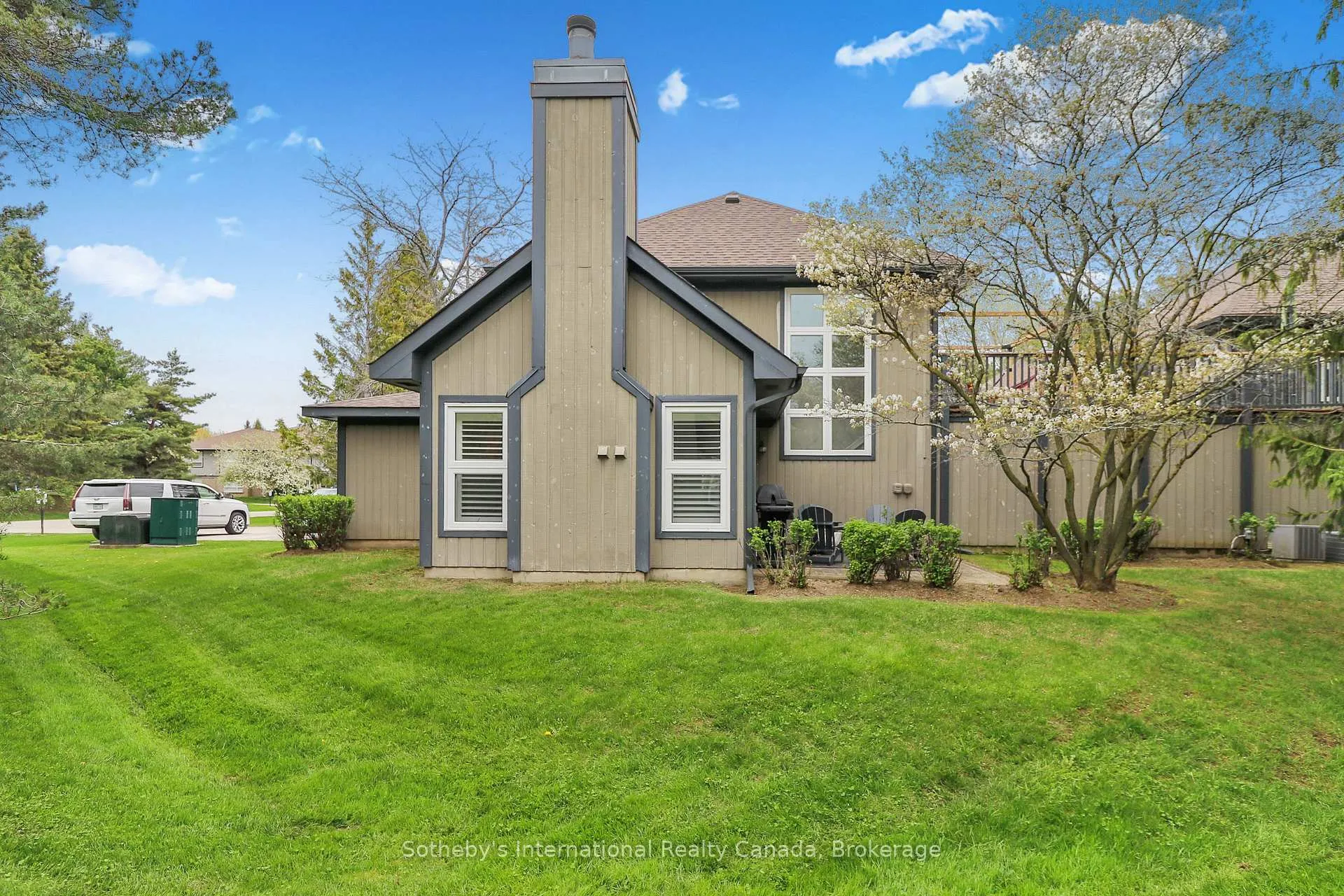 Front of 408 Mariners Way