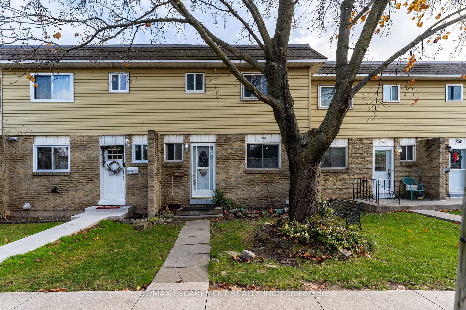 Photo 1 of Unit M, 25 Bryna Avenue, Hamilton, Greeningdon — HOMEH