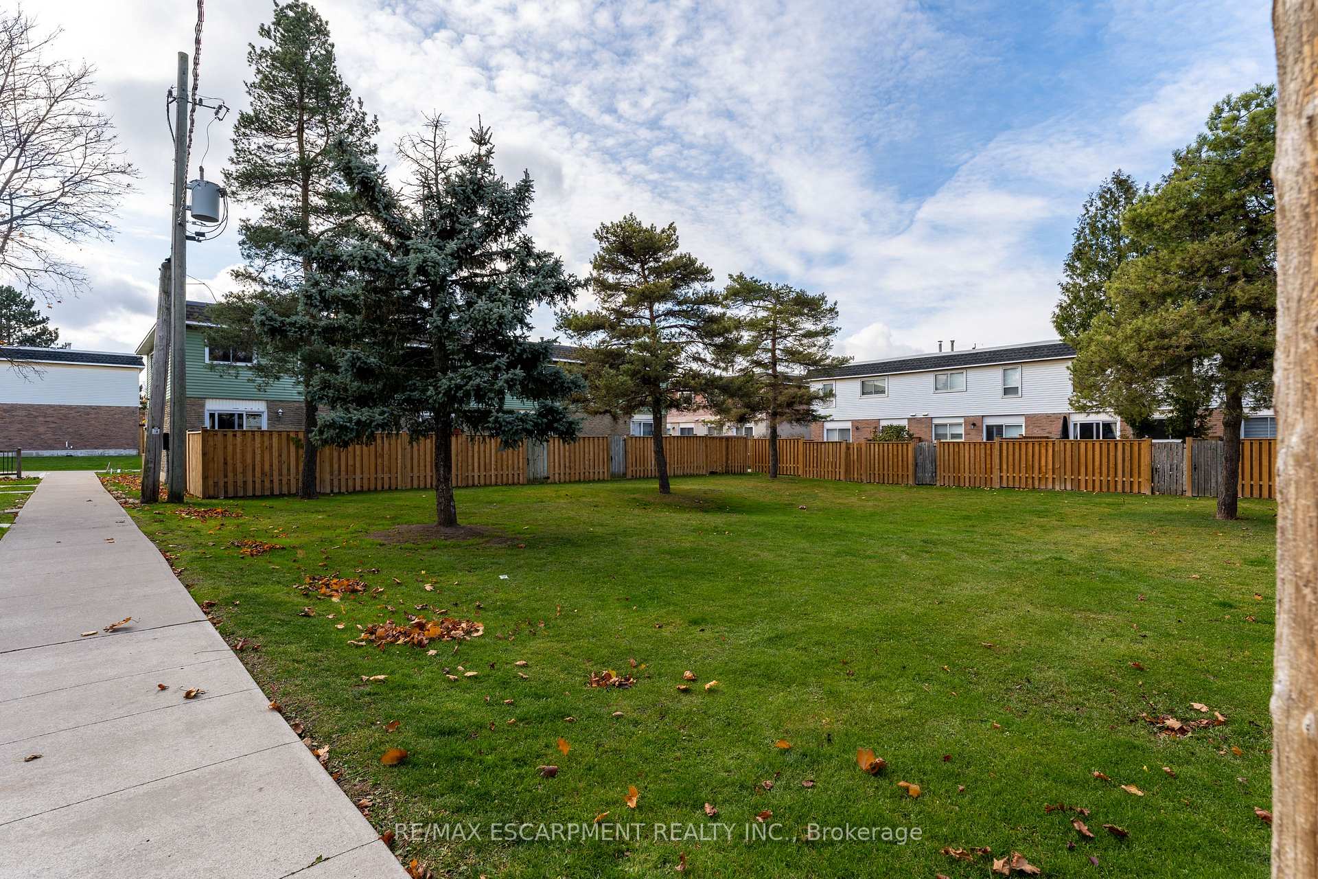 Photo 7 of Unit M, 25 Bryna Avenue, Hamilton, Greeningdon — HOMEH