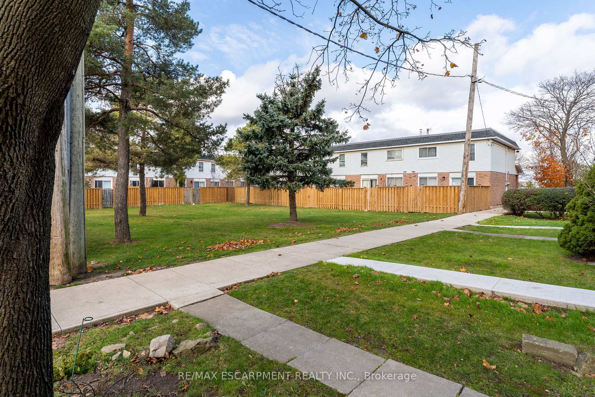 Photo 8 of Unit M, 25 Bryna Avenue, Hamilton, Greeningdon — HOMEH