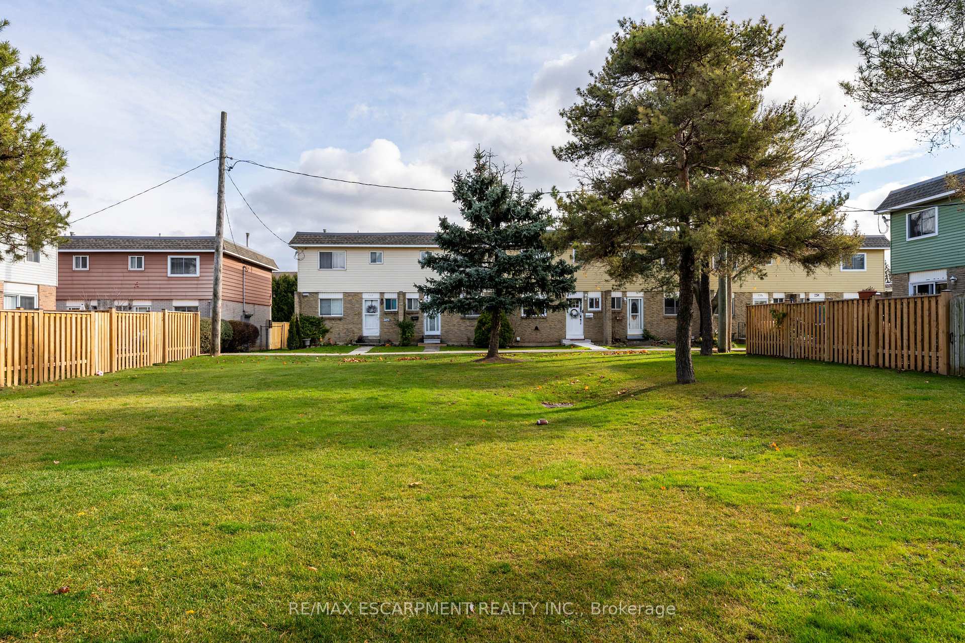 Photo 9 of Unit M, 25 Bryna Avenue, Hamilton, Greeningdon — HOMEH