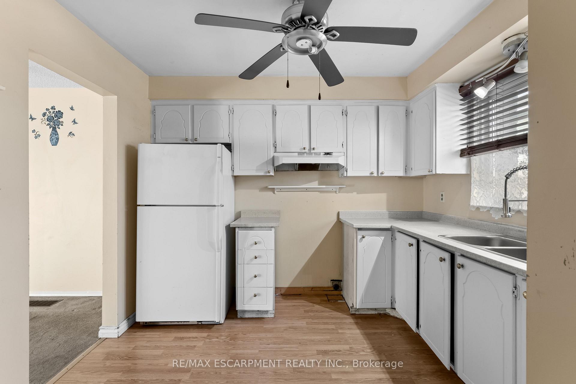 Photo 11 of Unit M, 25 Bryna Avenue, Hamilton, Greeningdon — HOMEH