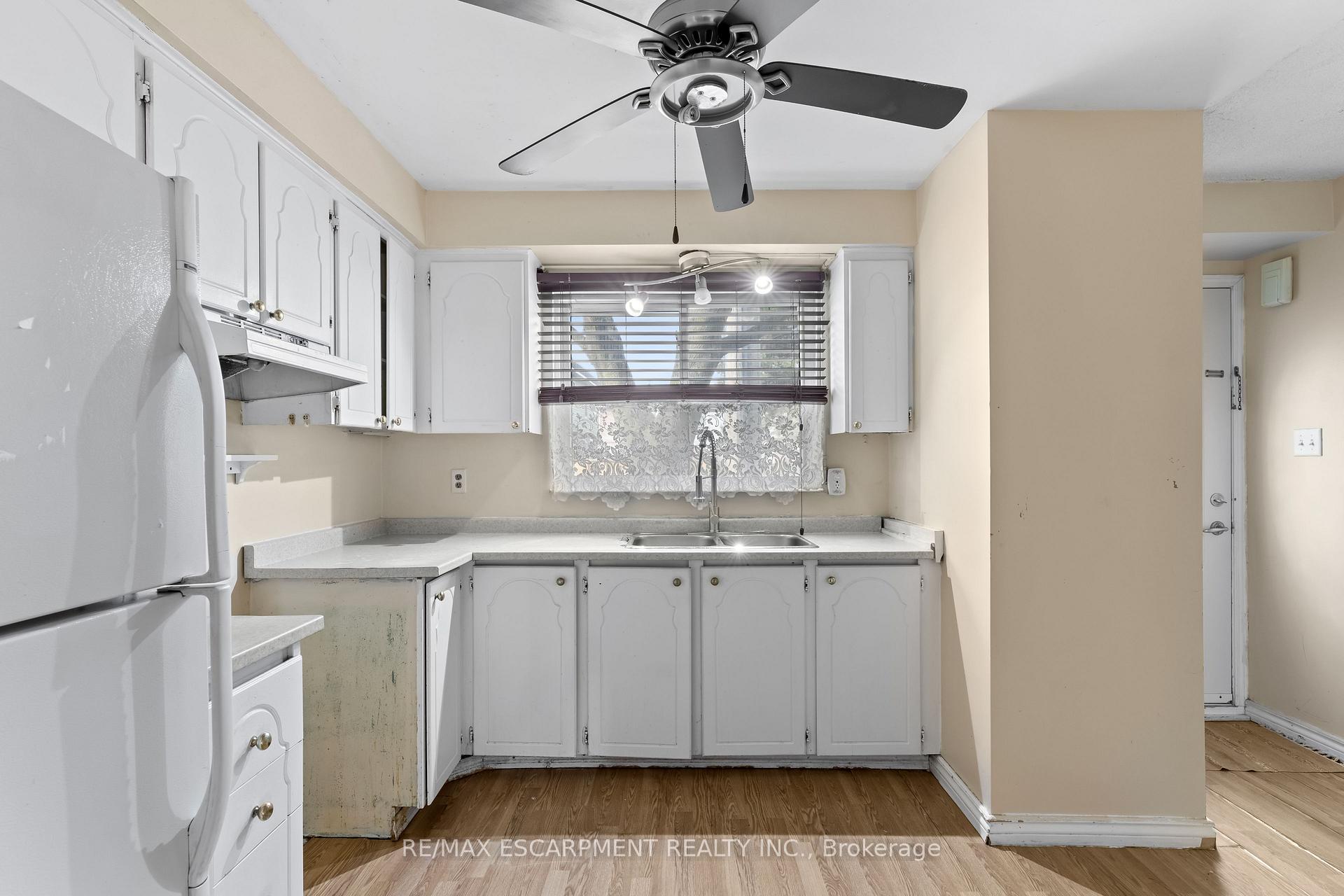 Photo 12 of Unit M, 25 Bryna Avenue, Hamilton, Greeningdon — HOMEH
