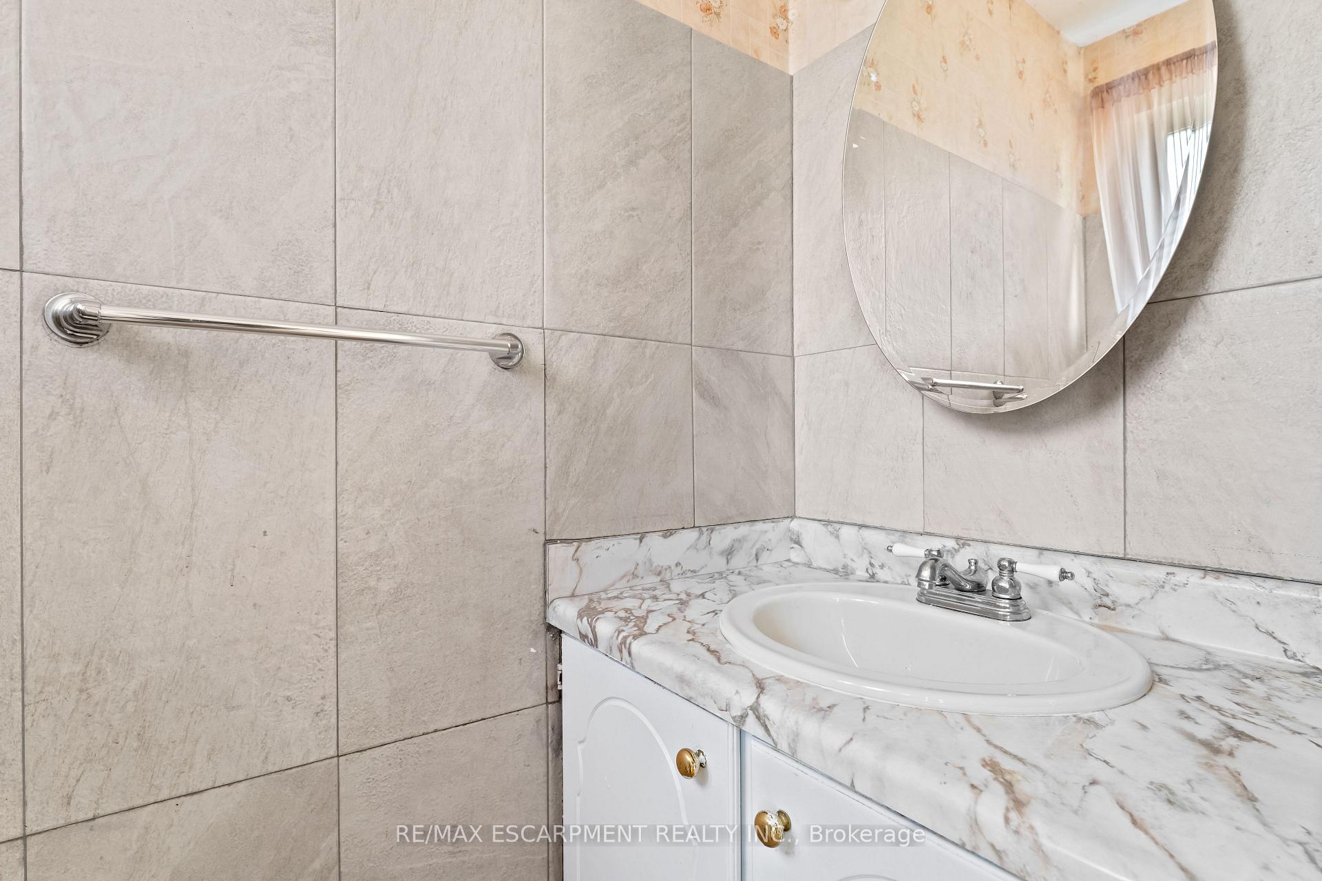 Photo 13 of Unit M, 25 Bryna Avenue, Hamilton, Greeningdon — HOMEH
