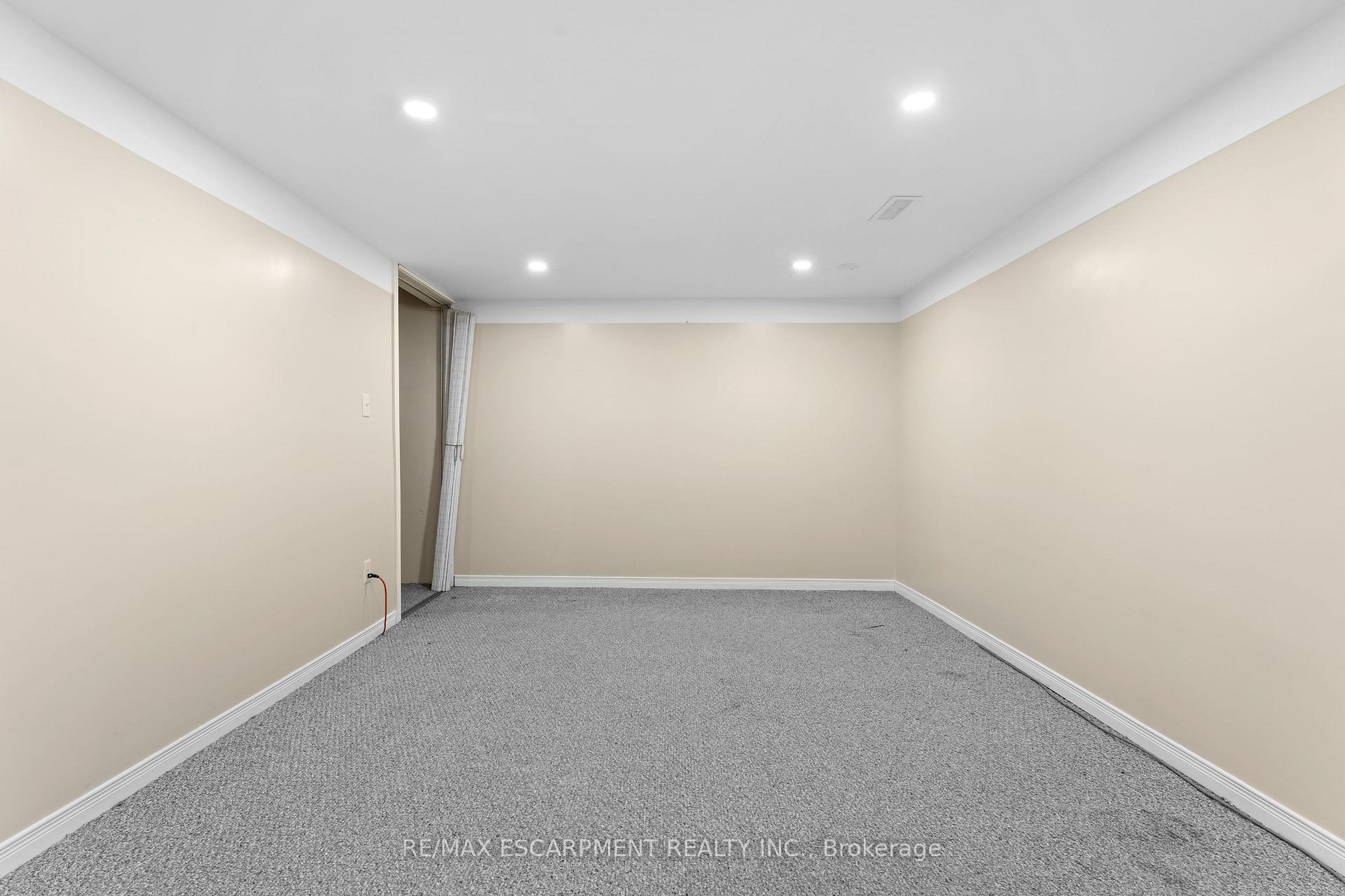Photo 30 of Unit M, 25 Bryna Avenue, Hamilton, Greeningdon — HOMEH