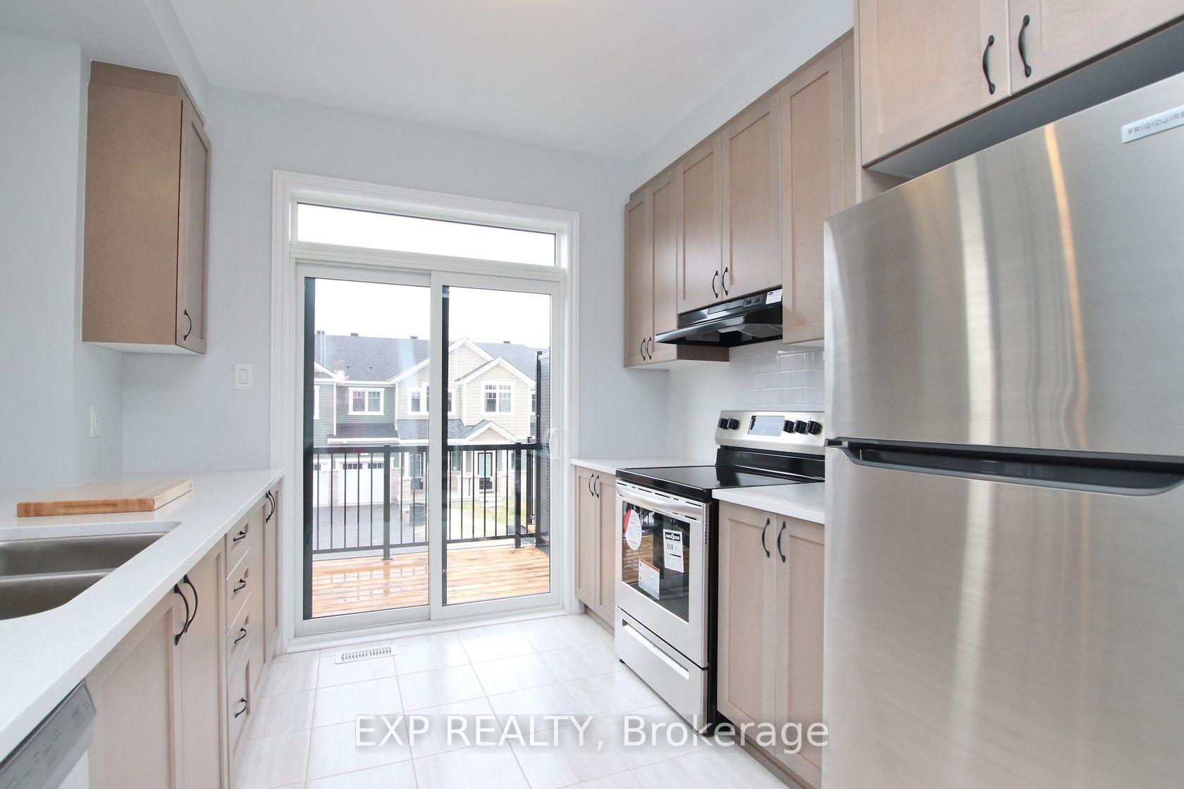 Photo 2 of 39 Lentago Avenue, Ottawa, Barrhaven - Half Moon Bay — HOMEH