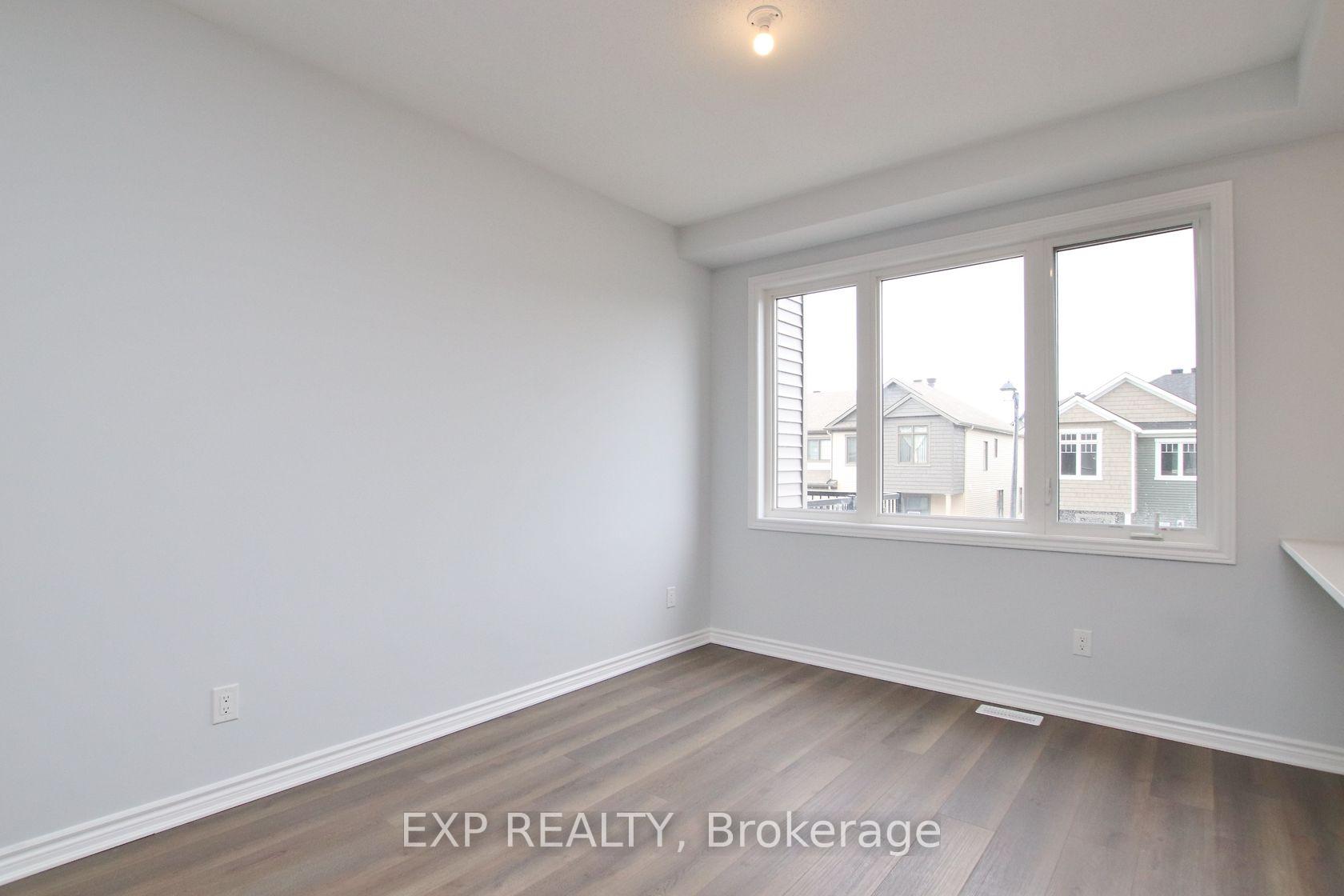 Photo 6 of 39 Lentago Avenue, Ottawa, Barrhaven - Half Moon Bay — HOMEH