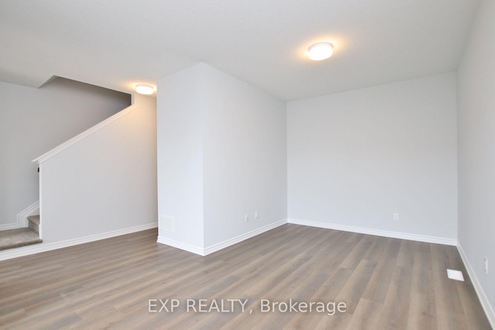 Photo 11 of 39 Lentago Avenue, Ottawa, Barrhaven - Half Moon Bay — HOMEH