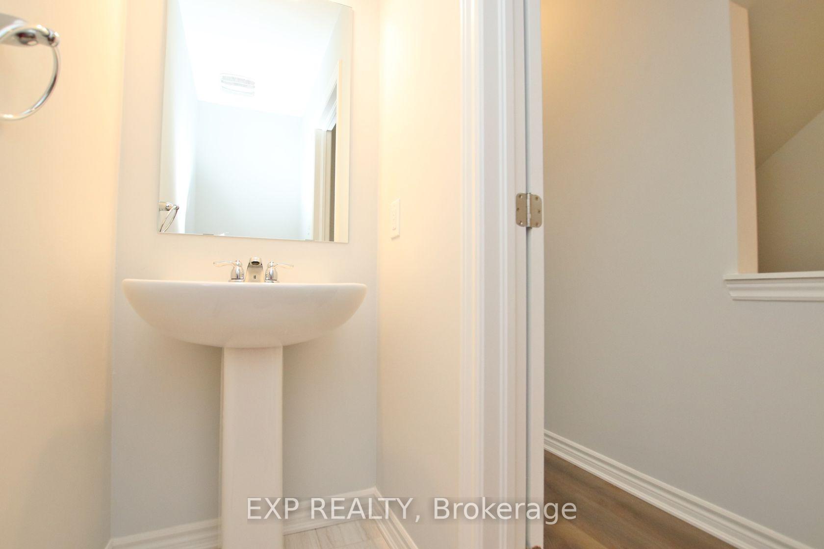 Photo 13 of 39 Lentago Avenue, Ottawa, Barrhaven - Half Moon Bay — HOMEH