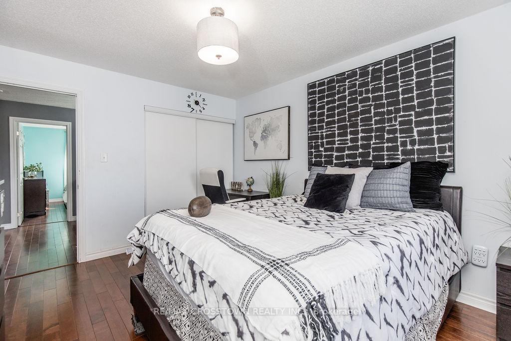Photo 24 of 16 Bartor Boulevard, Barrie, Painswick South — HOMEH