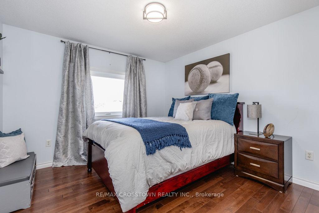 Photo 30 of 16 Bartor Boulevard, Barrie, Painswick South — HOMEH