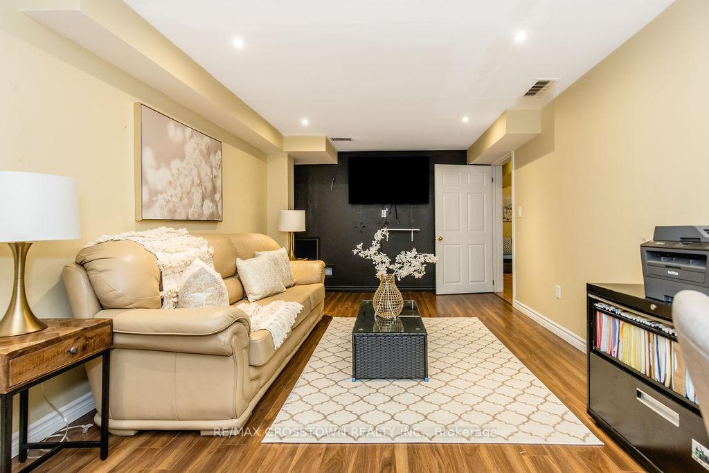 Photo 39 of 16 Bartor Boulevard, Barrie, Painswick South — HOMEH