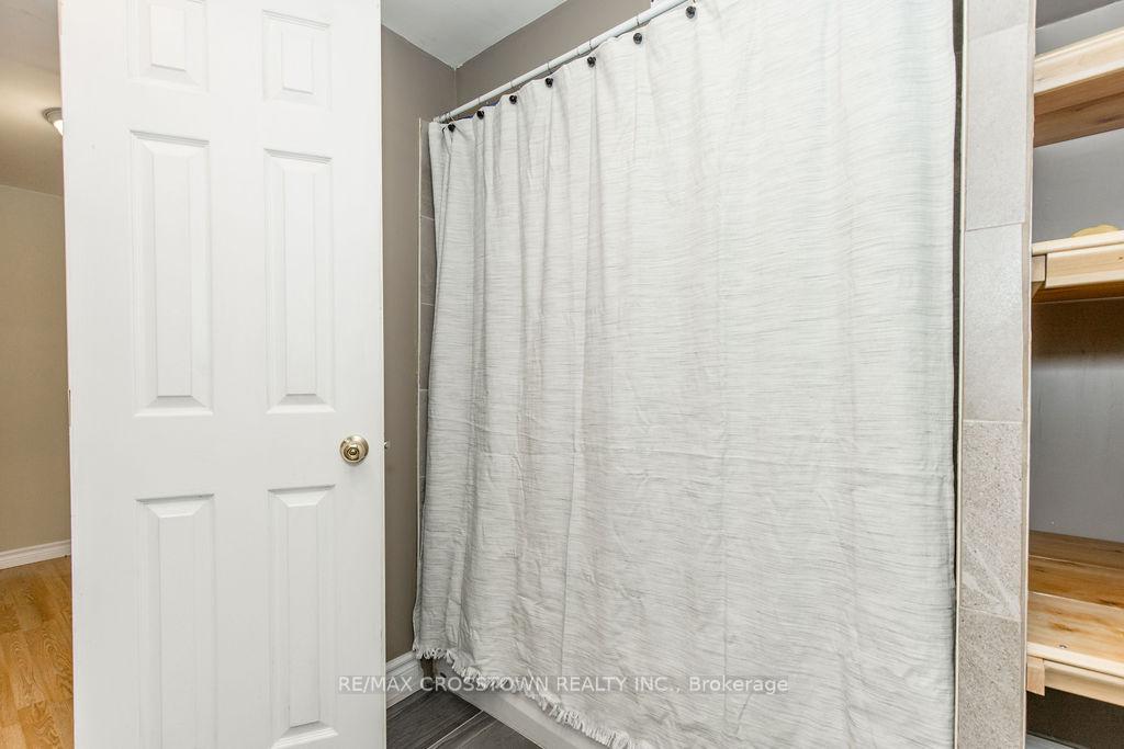 Photo 40 of 16 Bartor Boulevard, Barrie, Painswick South — HOMEH