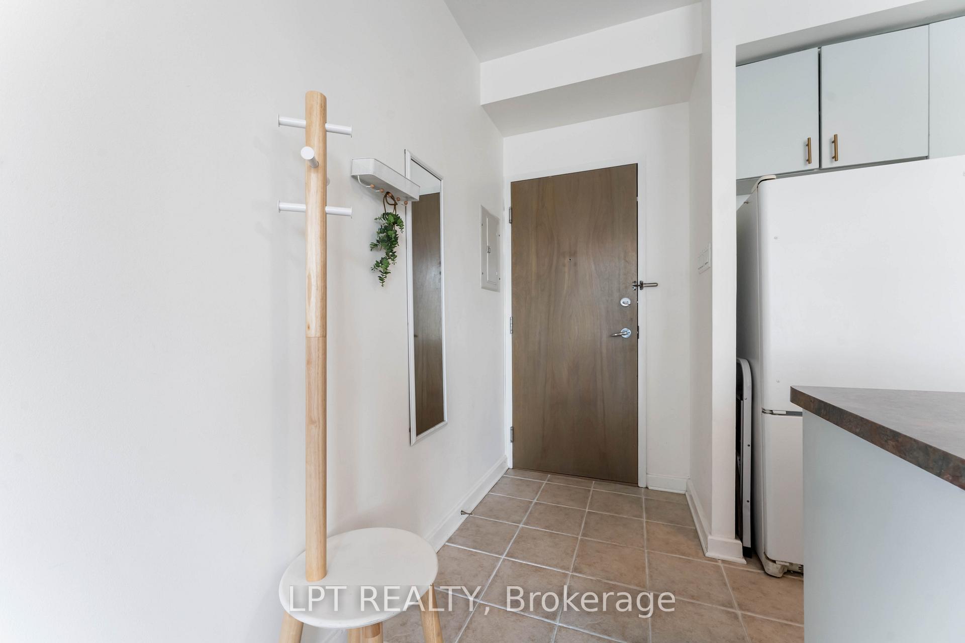 Photo 5 of Unit 206, 150 Caroline Avenue, Ottawa, Ottawa West — HOMEH