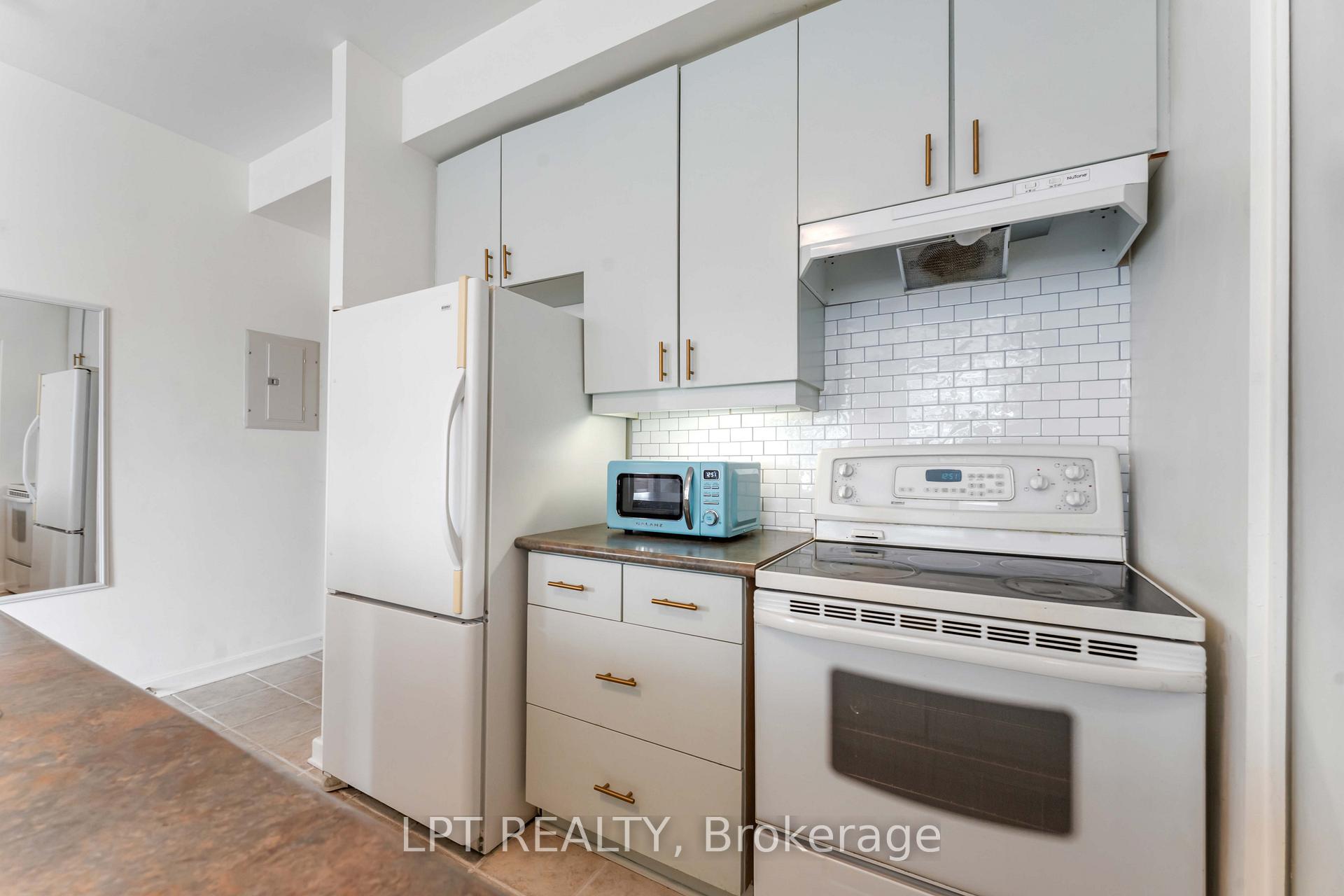 Photo 9 of Unit 206, 150 Caroline Avenue, Ottawa, Ottawa West — HOMEH