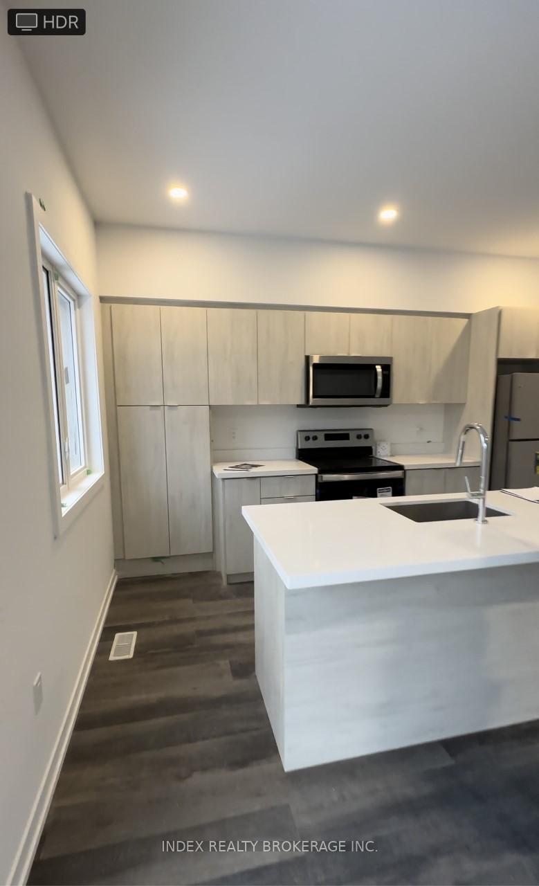 Photo 4 of Unit 11, 416 Dundas Street S, Cambridge, Flamborough — HOMEH