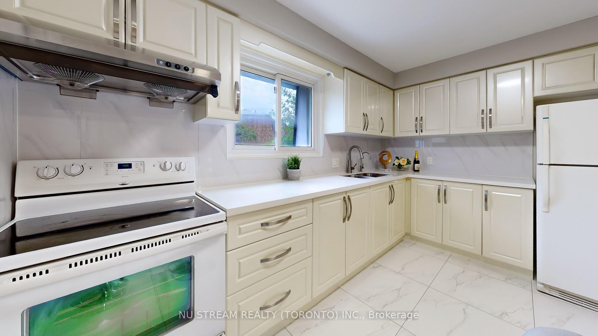 Photo 17 of Unit 39, 3075 Bridletowne Circle, Scarborough, L'Amoreaux — HOMEH
