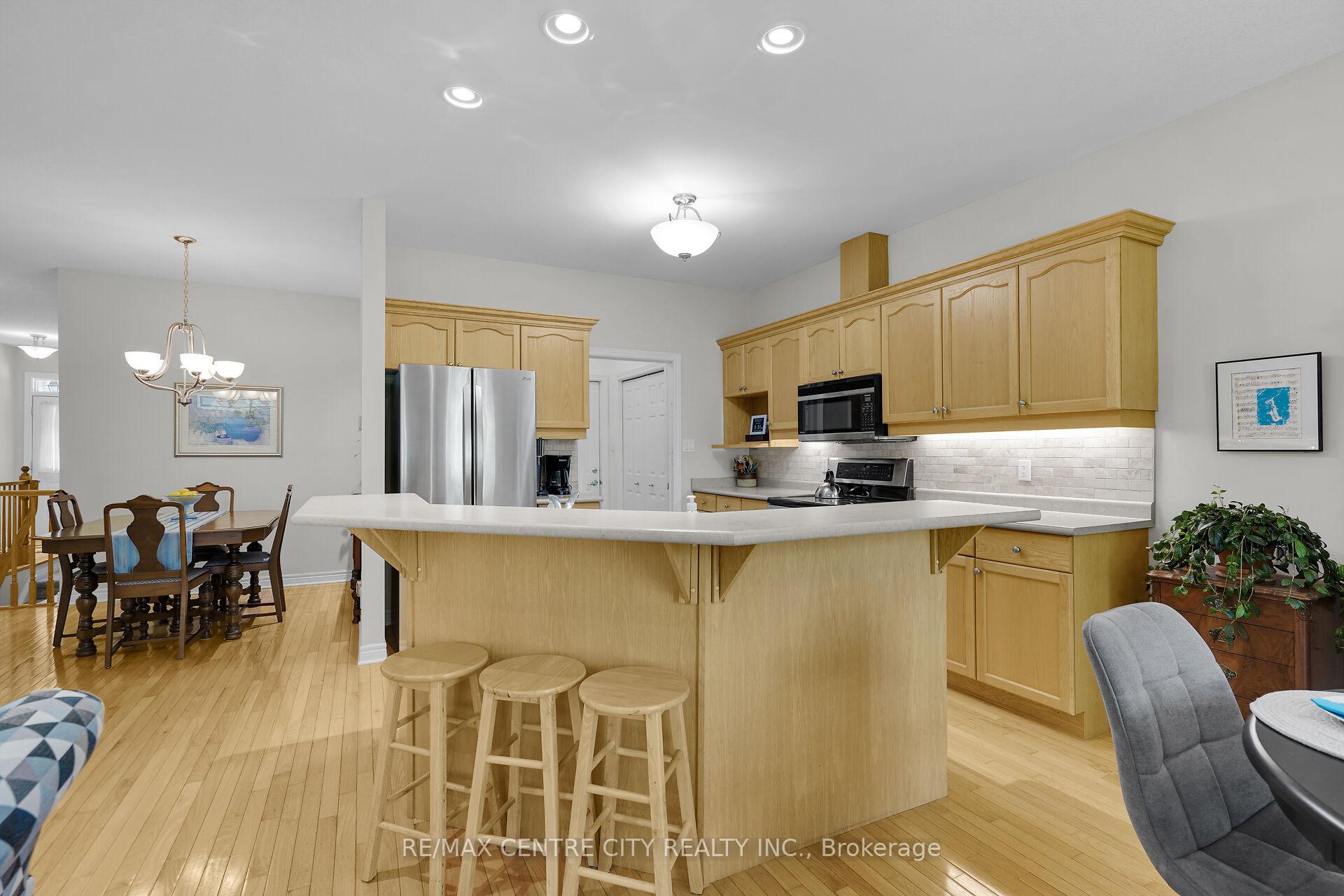 Photo 12 of Unit 5, 21 St Johns Drive, Middlesex Centre, Arva — HOMEH