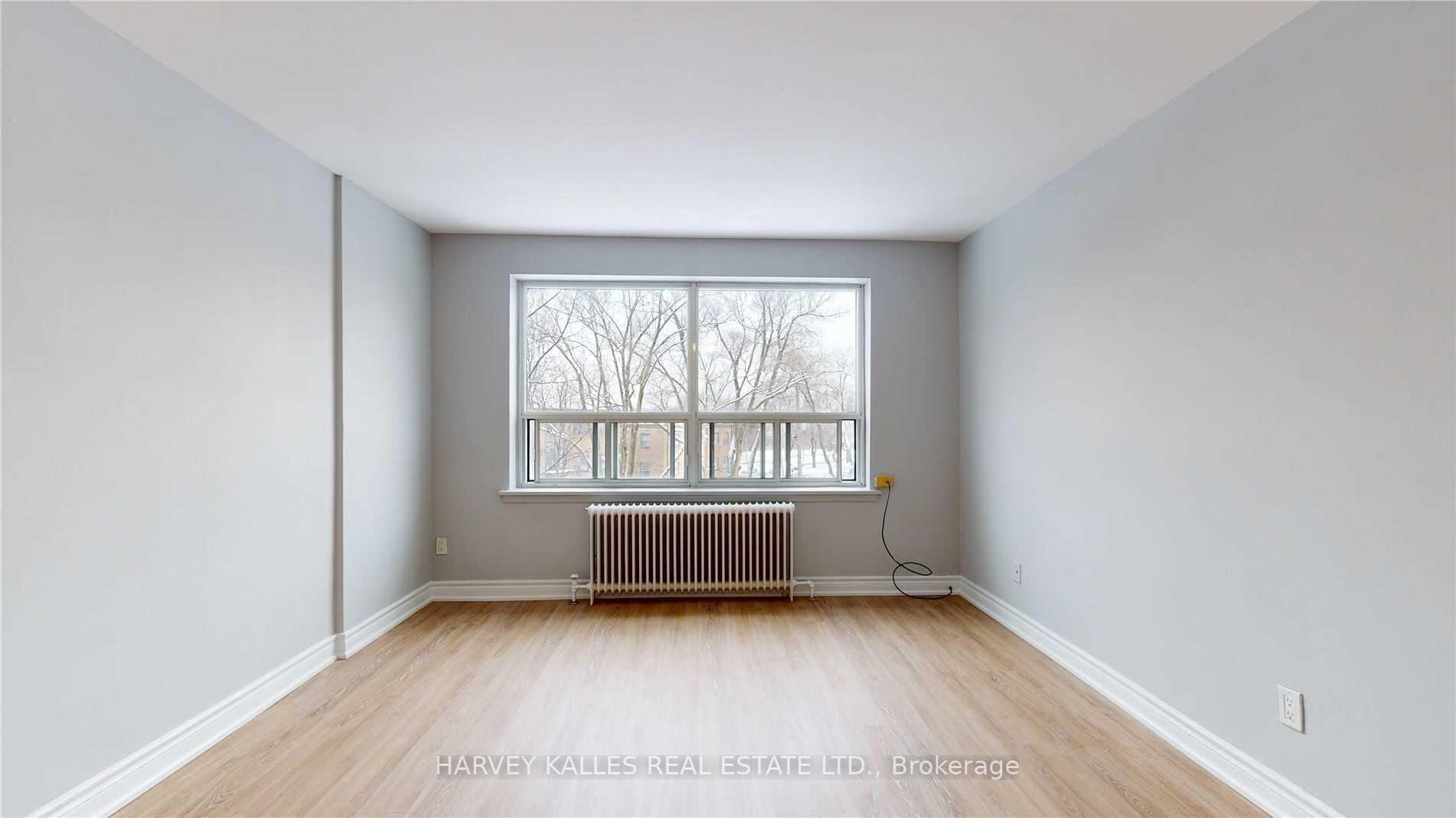 Photo 3 of Unit 301, 31 Clearview Heights, Toronto, Keelesdale-Eglinton West — HOMEH