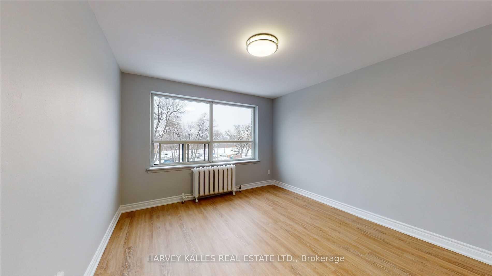 Photo 8 of Unit 301, 31 Clearview Heights, Toronto, Keelesdale-Eglinton West — HOMEH