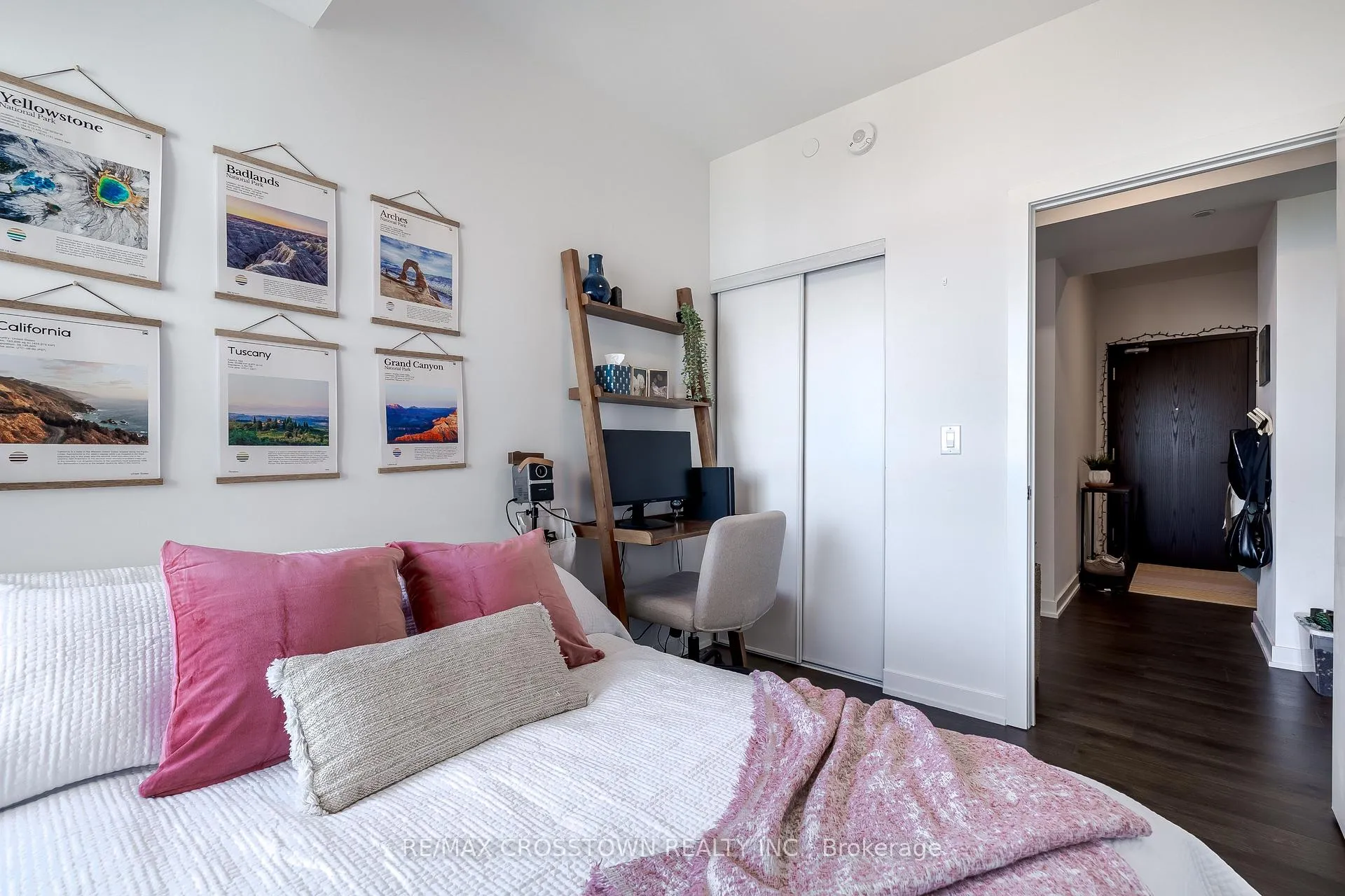 Photo 6 of Unit 908, 56 Lakeside Terrace, Barrie, Little Lake — HOMEH