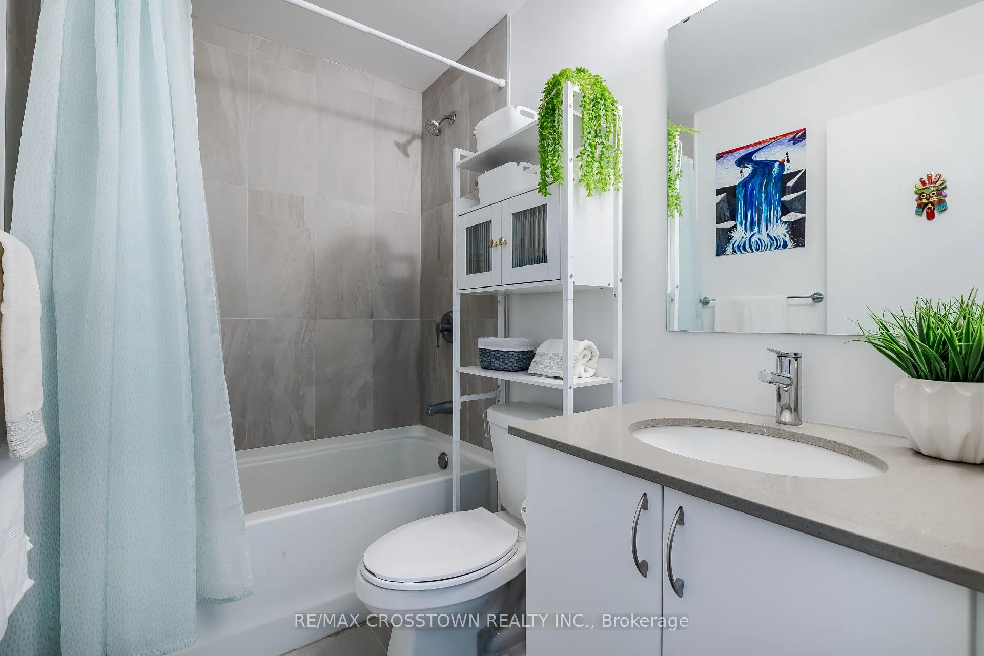 Photo 9 of Unit 908, 56 Lakeside Terrace, Barrie, Little Lake — HOMEH