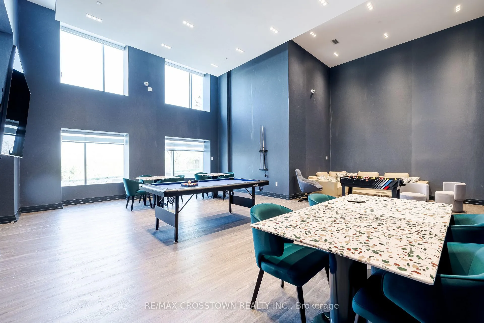 Photo 18 of Unit 908, 56 Lakeside Terrace, Barrie, Little Lake — HOMEH