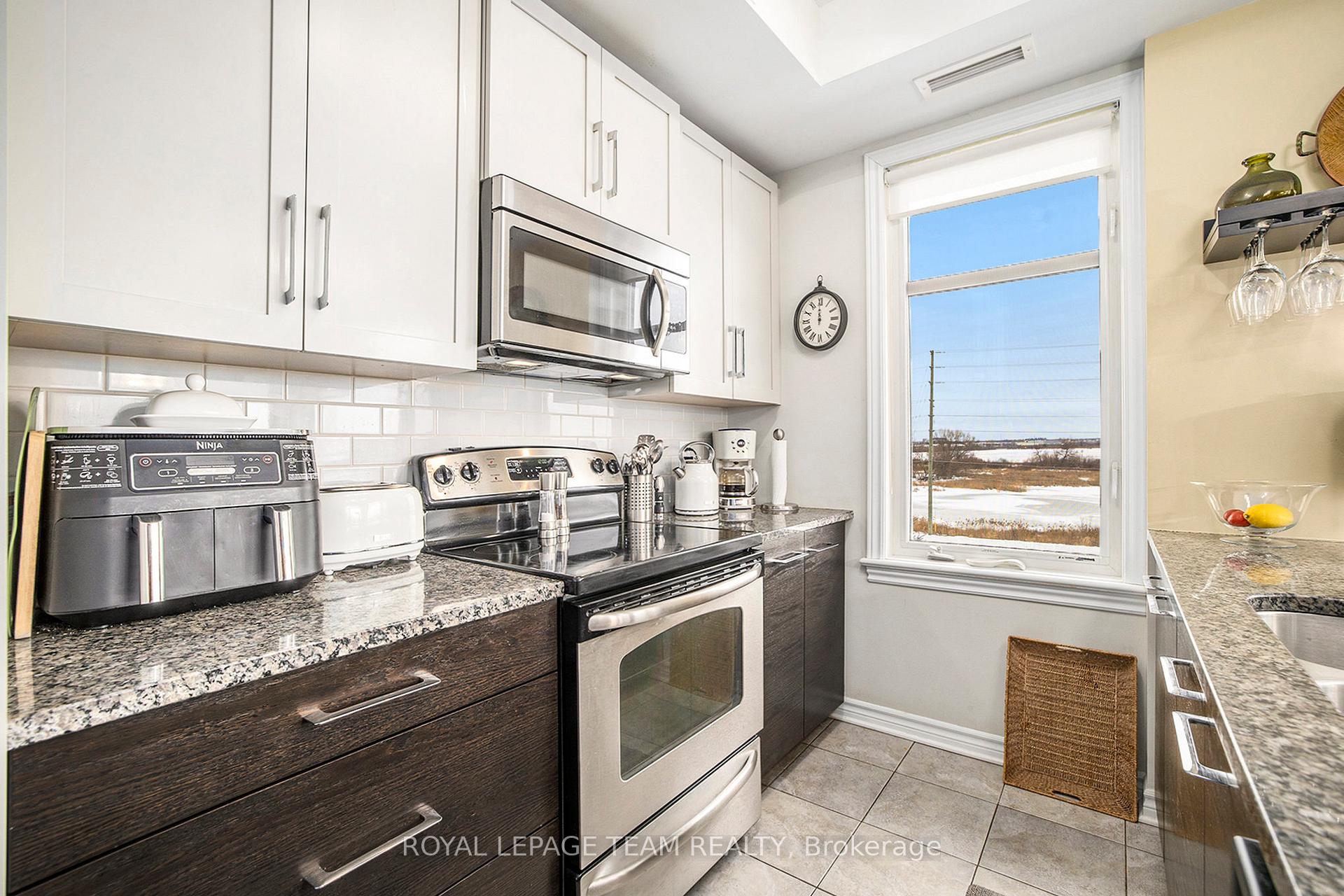 Photo 13 of Unit 301, 150 Guelph, Ottawa, Kanata - Kanata Lakes/Heritage Hills — HOMEH