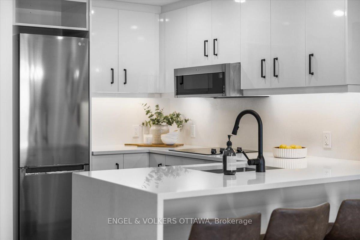 Photo 5 of Unit 1704, 340 Queen Street, Ottawa, Ottawa Centre — HOMEH
