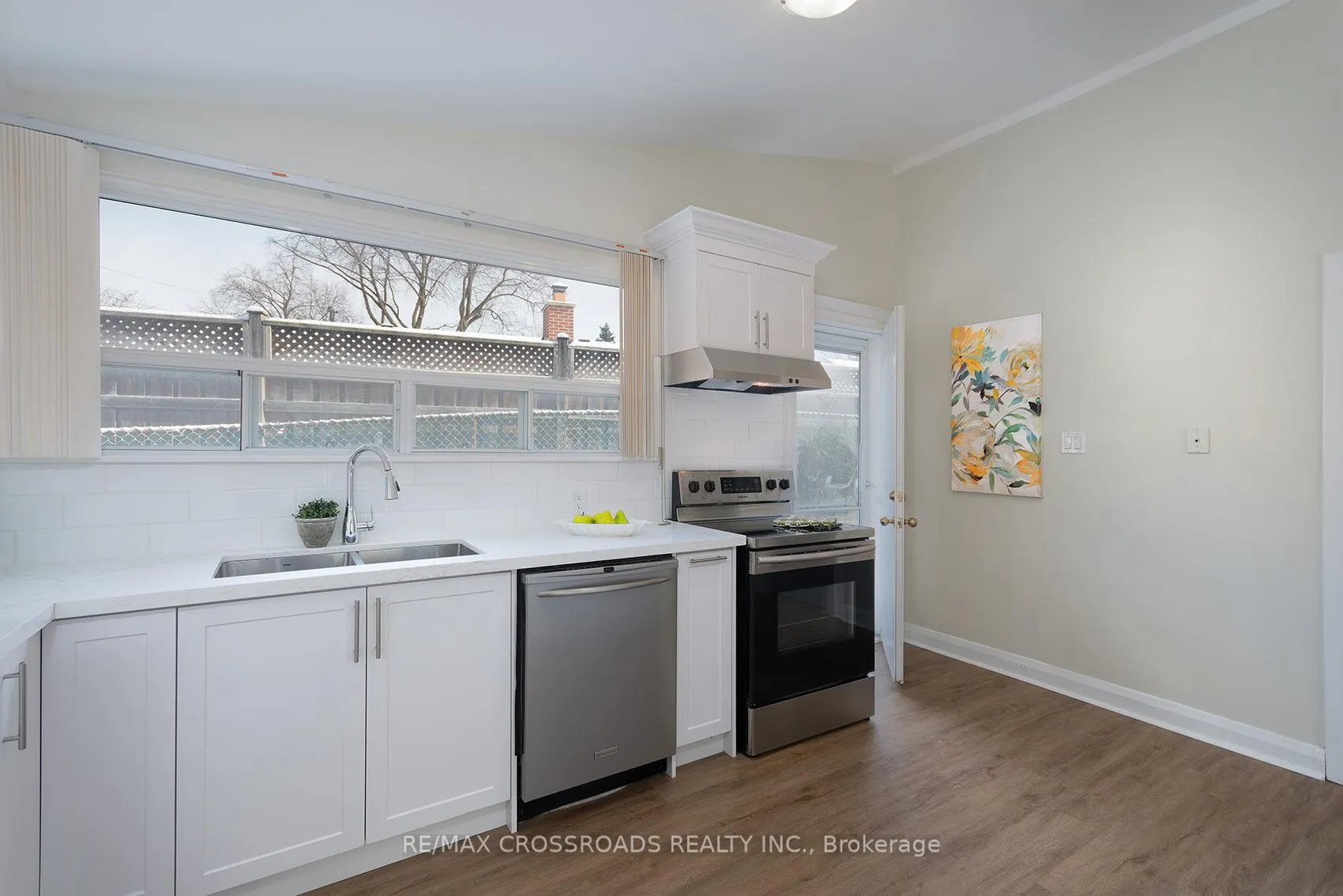 Photo 11 of 42 Benleigh Drive, Scarborough, Woburn — HOMEH