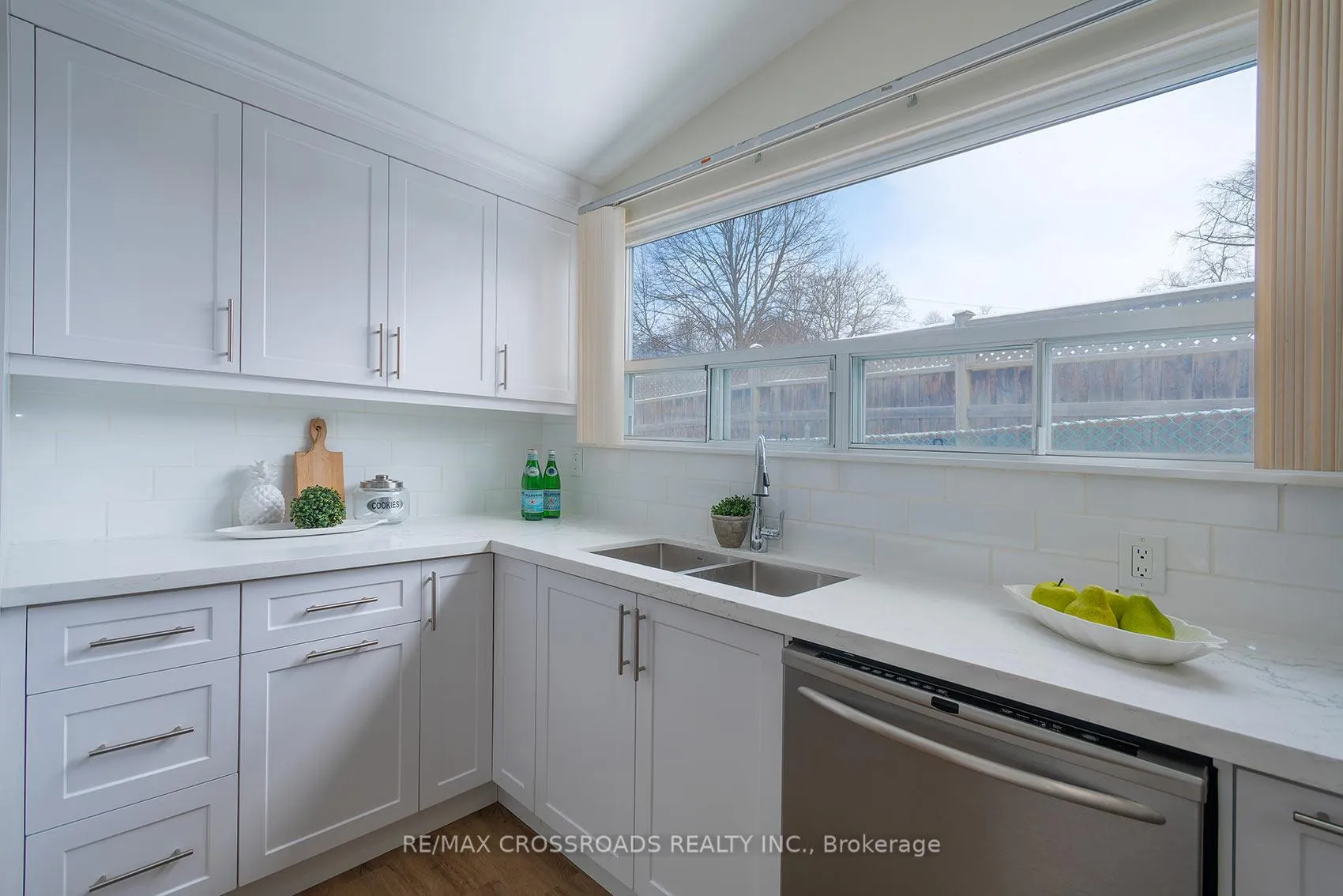 Photo 12 of 42 Benleigh Drive, Scarborough, Woburn — HOMEH