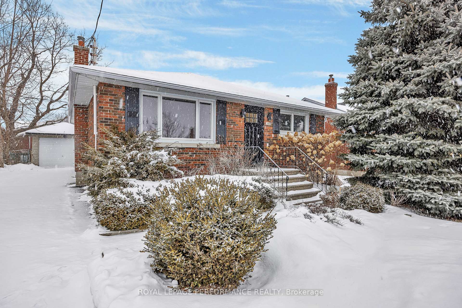 Photo 1 of 1315 Kingston Avenue, Ottawa, Carlington — HOMEH