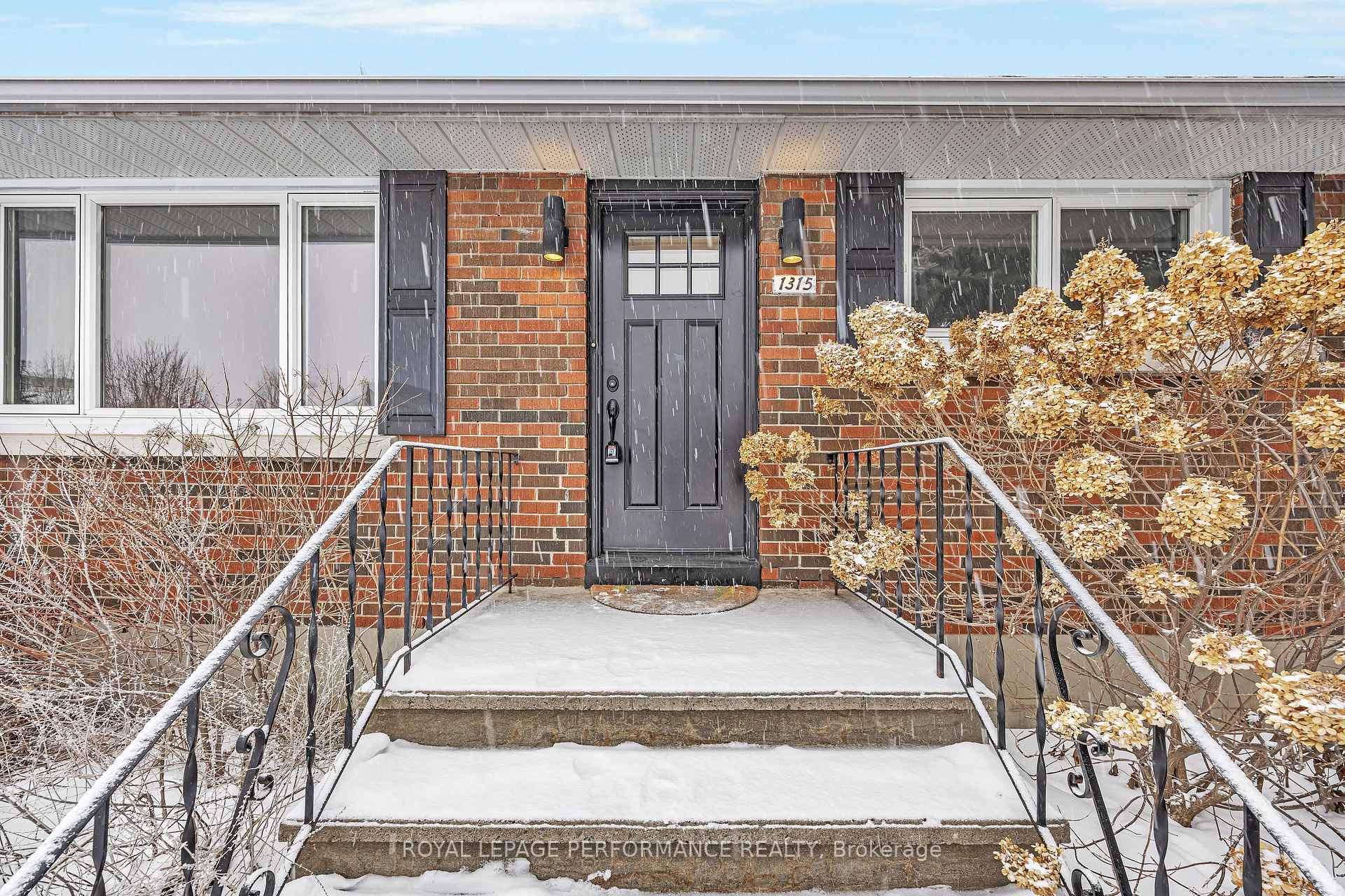 Photo 3 of 1315 Kingston Avenue, Ottawa, Carlington — HOMEH